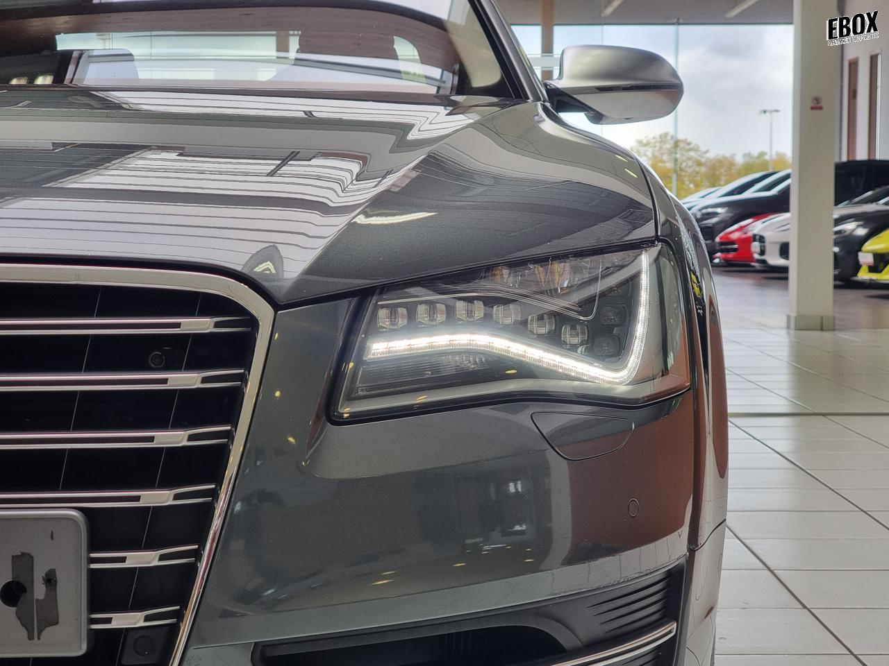 0679-0003179_p68 - AUDI - S8 - 2013 - photo 8