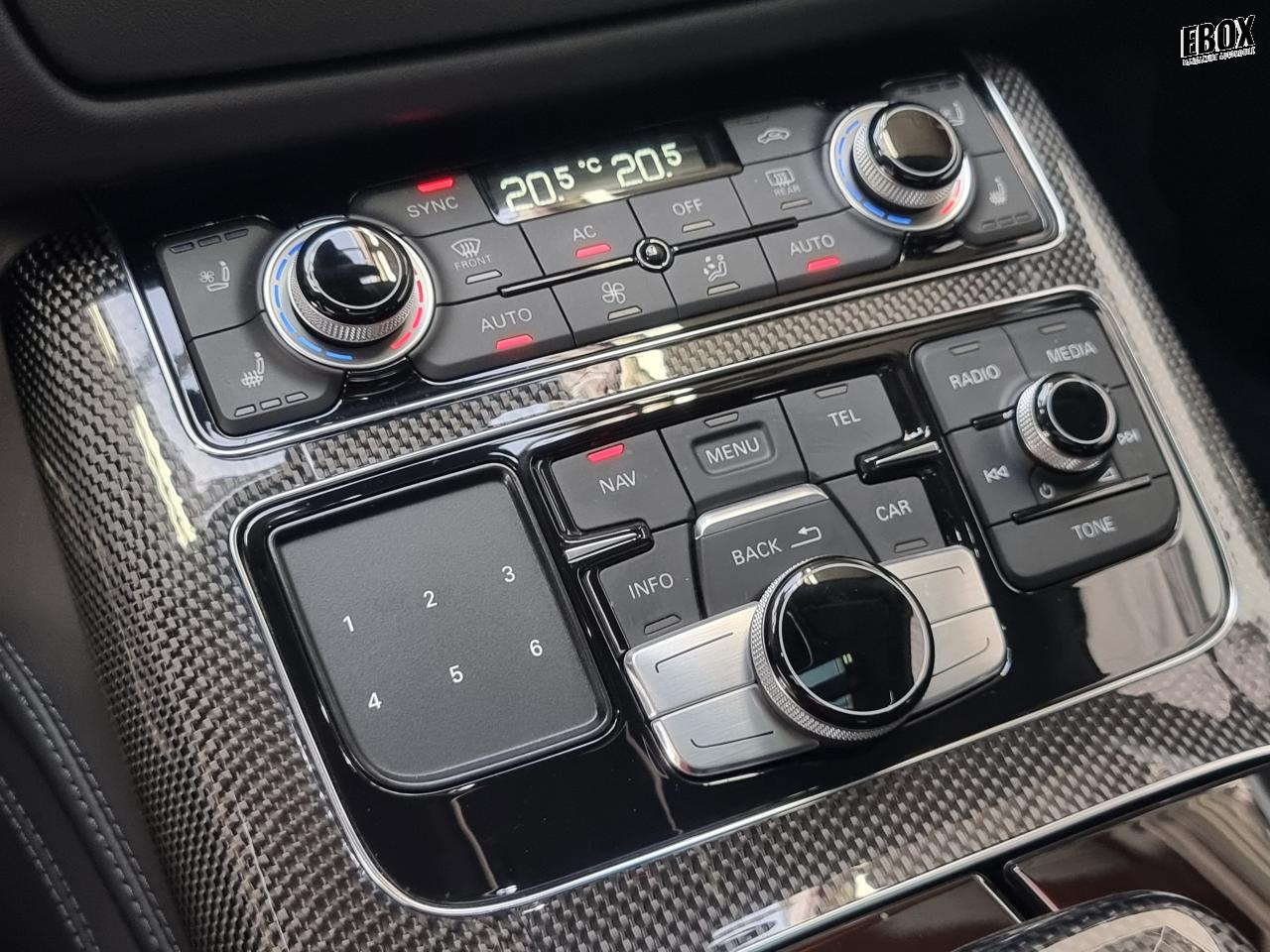 0679-0003179_p68 - AUDI - S8 - 2013 - photo 24