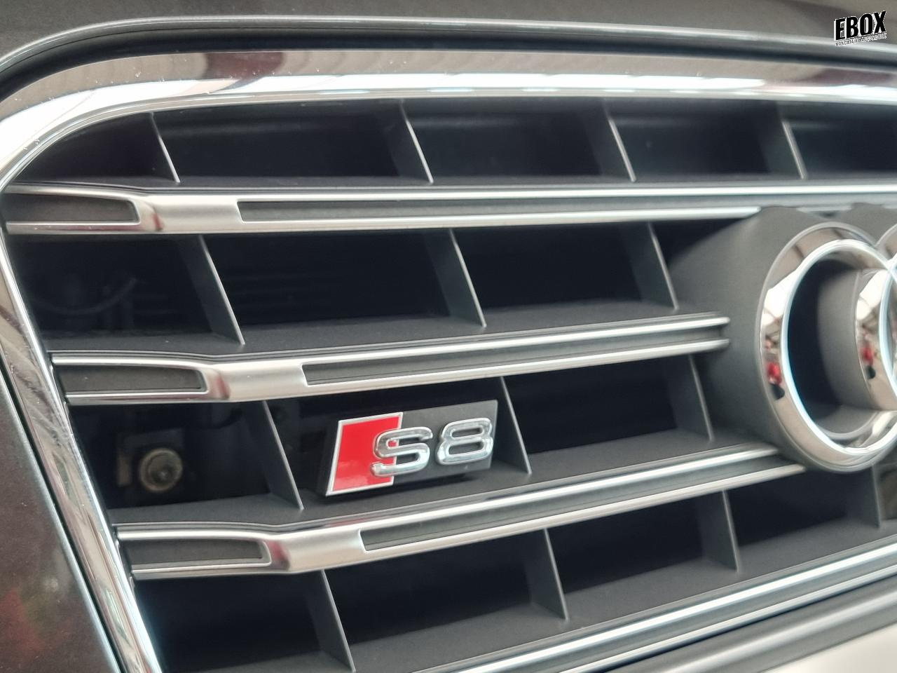 0679-0003179_p68 - AUDI - S8 - 2013 - photo 38