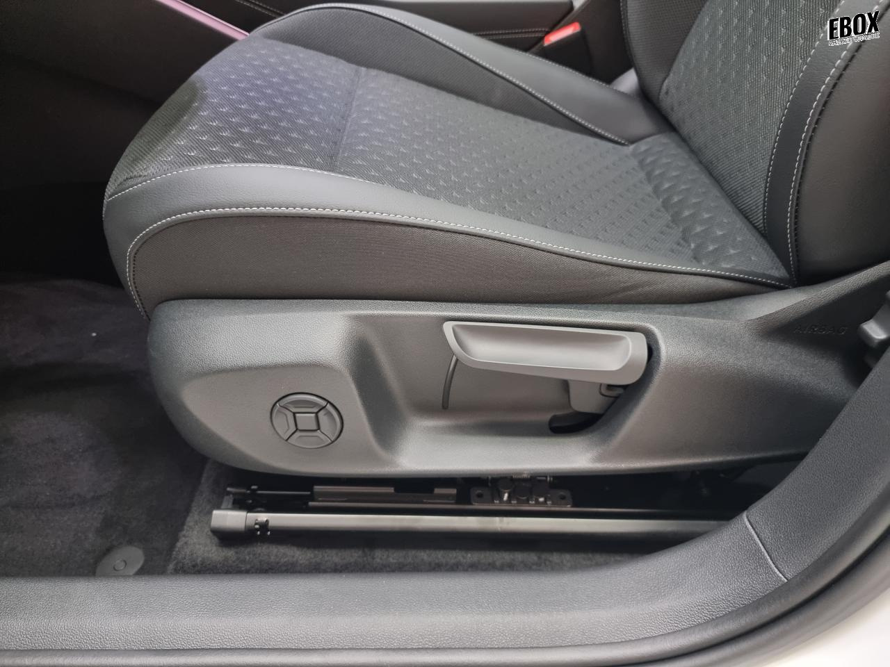 0679-0003294_p68 - VOLKSWAGEN - T ROC - 2026 - photo 15