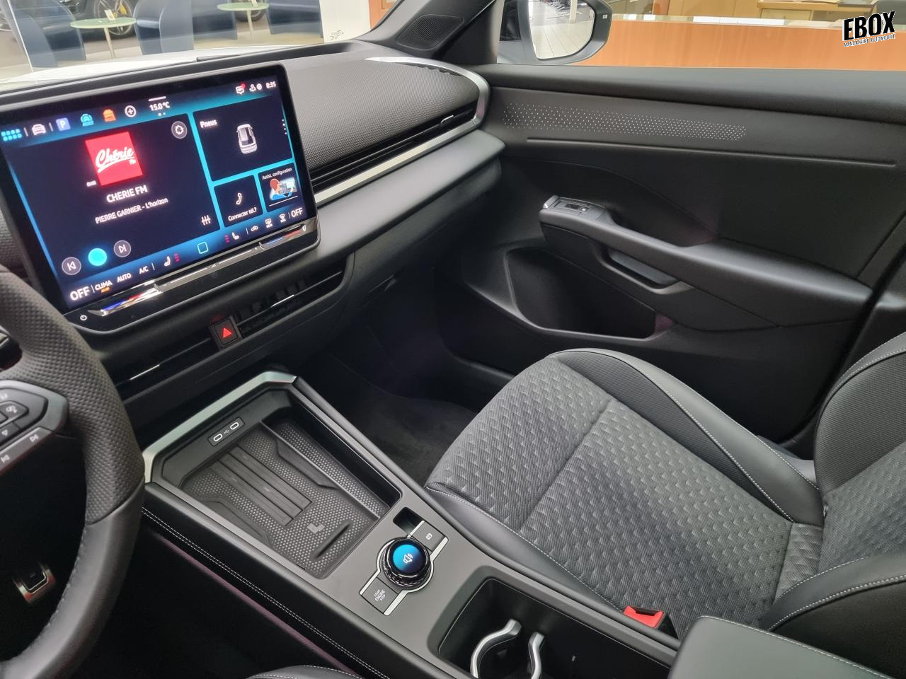 0679-0003294_p68 - VOLKSWAGEN - T ROC - 2026 - photo 4