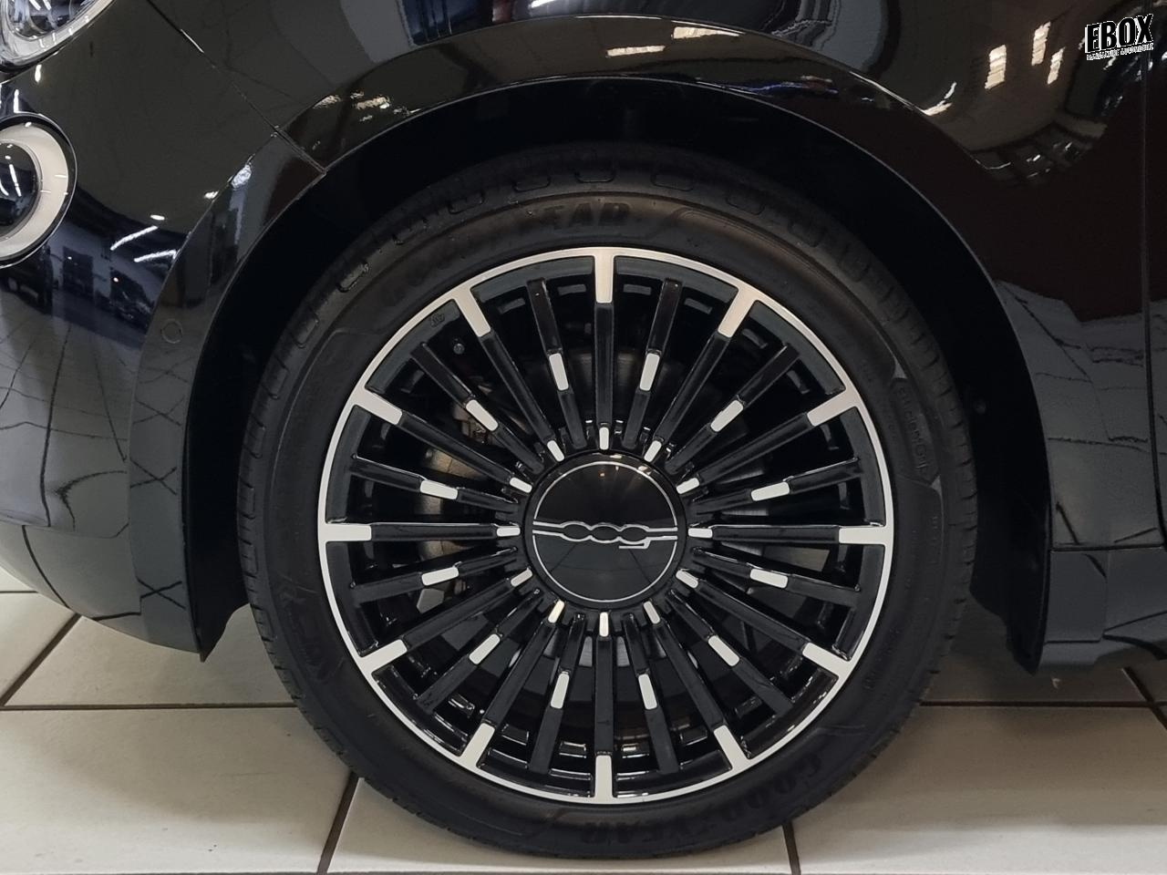 0679-0003300_p68 - FIAT - 500 - 2023 - photo 6