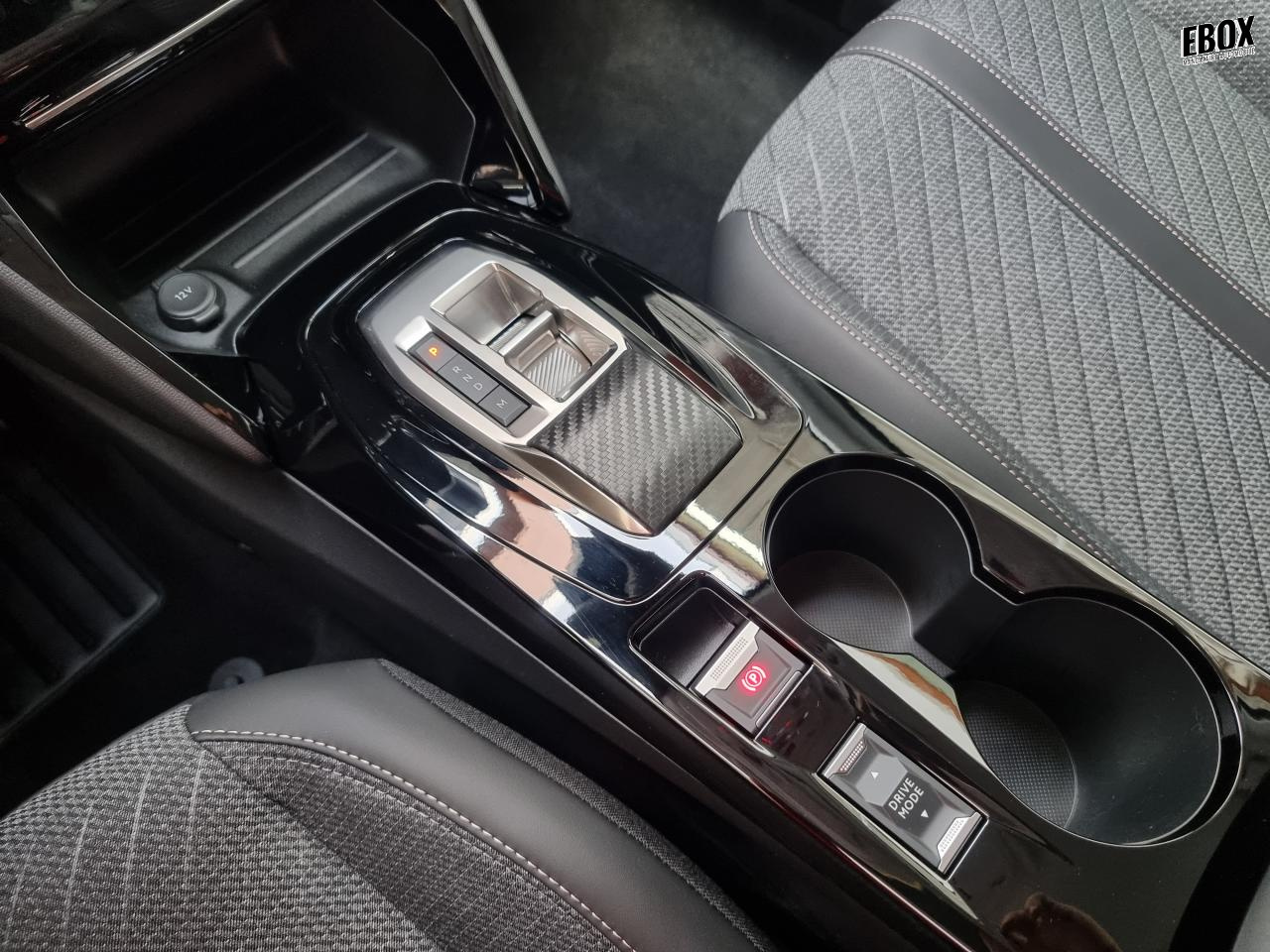 0679-0003334_p68 - PEUGEOT - 208 - 2026 - photo 16