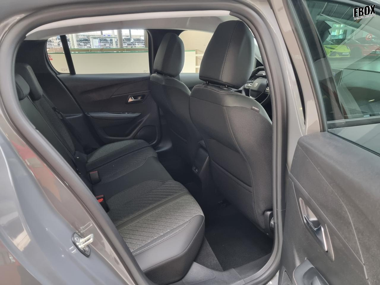 0679-0003337_p68 - PEUGEOT - 208 - 2026 - photo 23