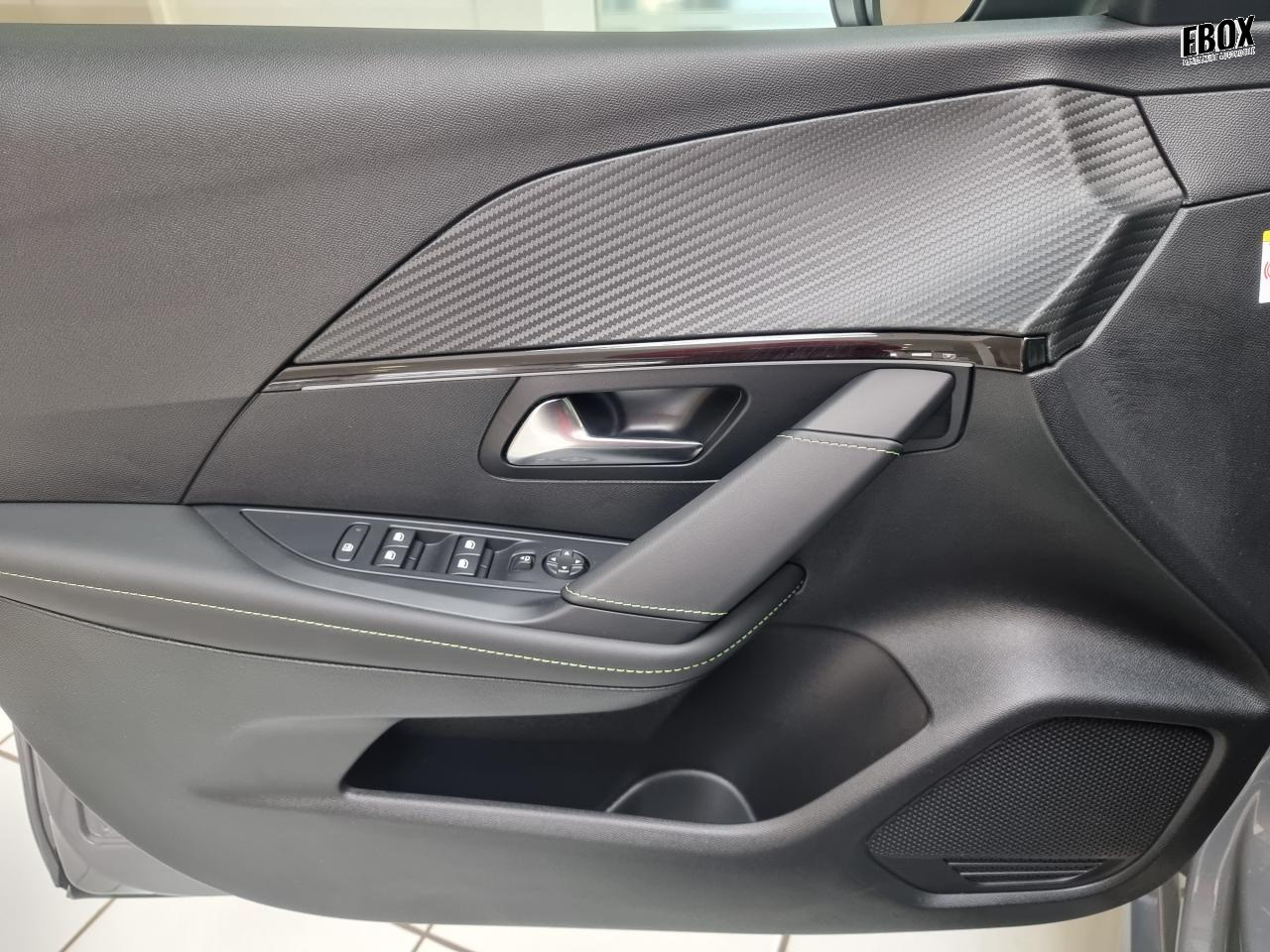 0679-0003374_p68 - PEUGEOT - 208 - 2025 - photo 15