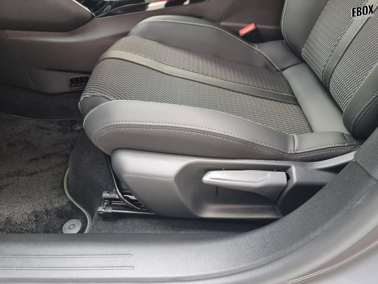 0679-0003374_p68 - PEUGEOT - 208 - 2025 - photo 14