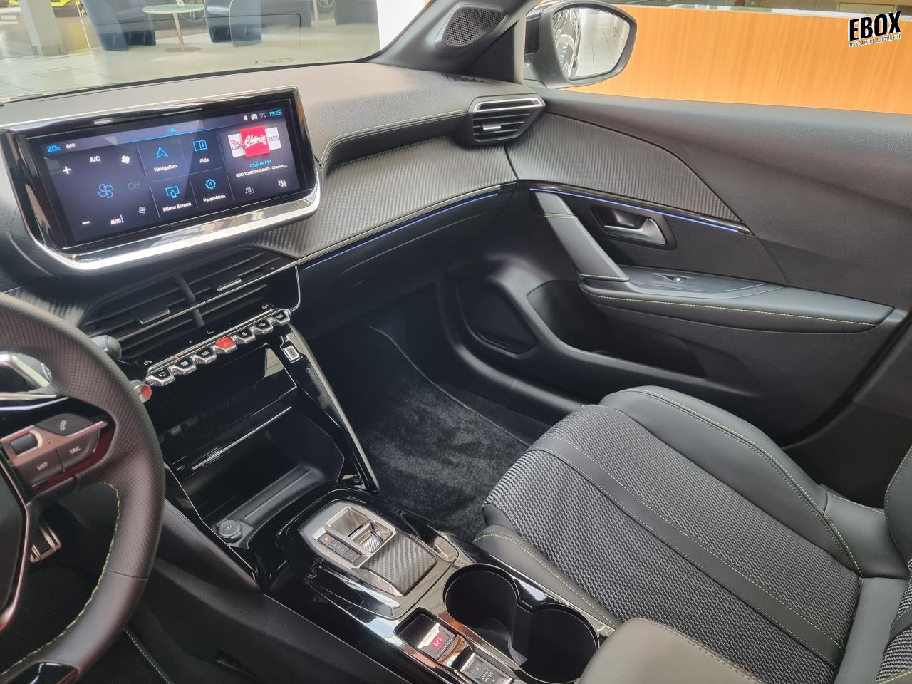 0679-0003374_p68 - PEUGEOT - 208 - 2025 - photo 4