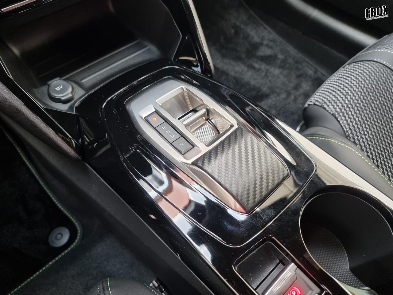 0679-0003374_p68 - PEUGEOT - 208 - 2025 - photo 16