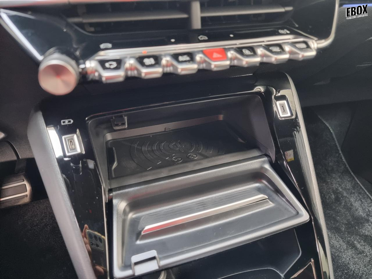 0679-0003374_p68 - PEUGEOT - 208 - 2025 - photo 18