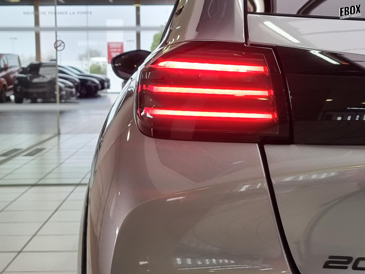 0679-0003378_p68 - PEUGEOT - 208 - 2025 - photo 7