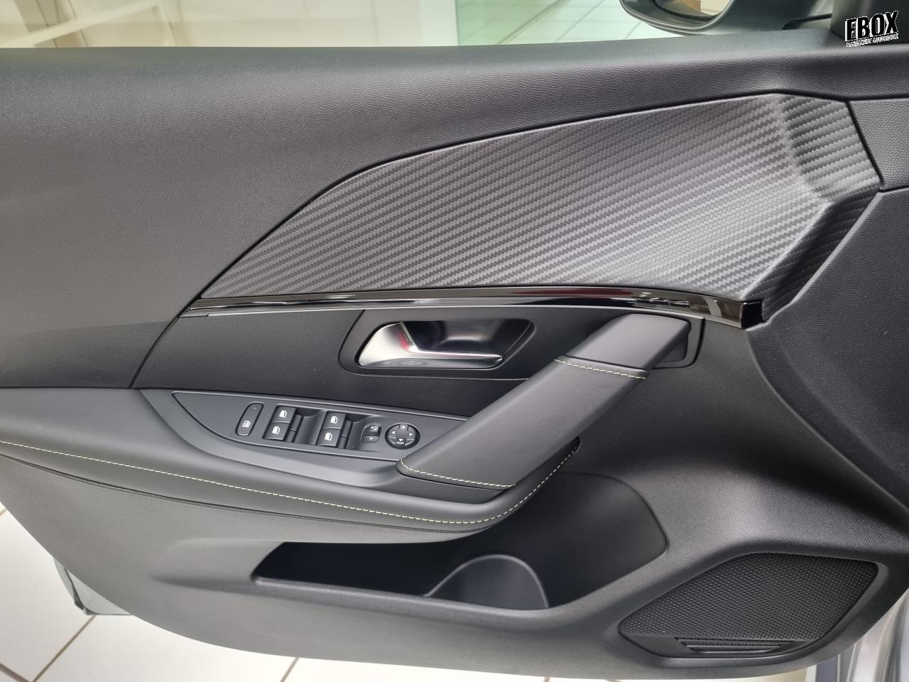 0679-0003378_p68 - PEUGEOT - 208 - 2025 - photo 15