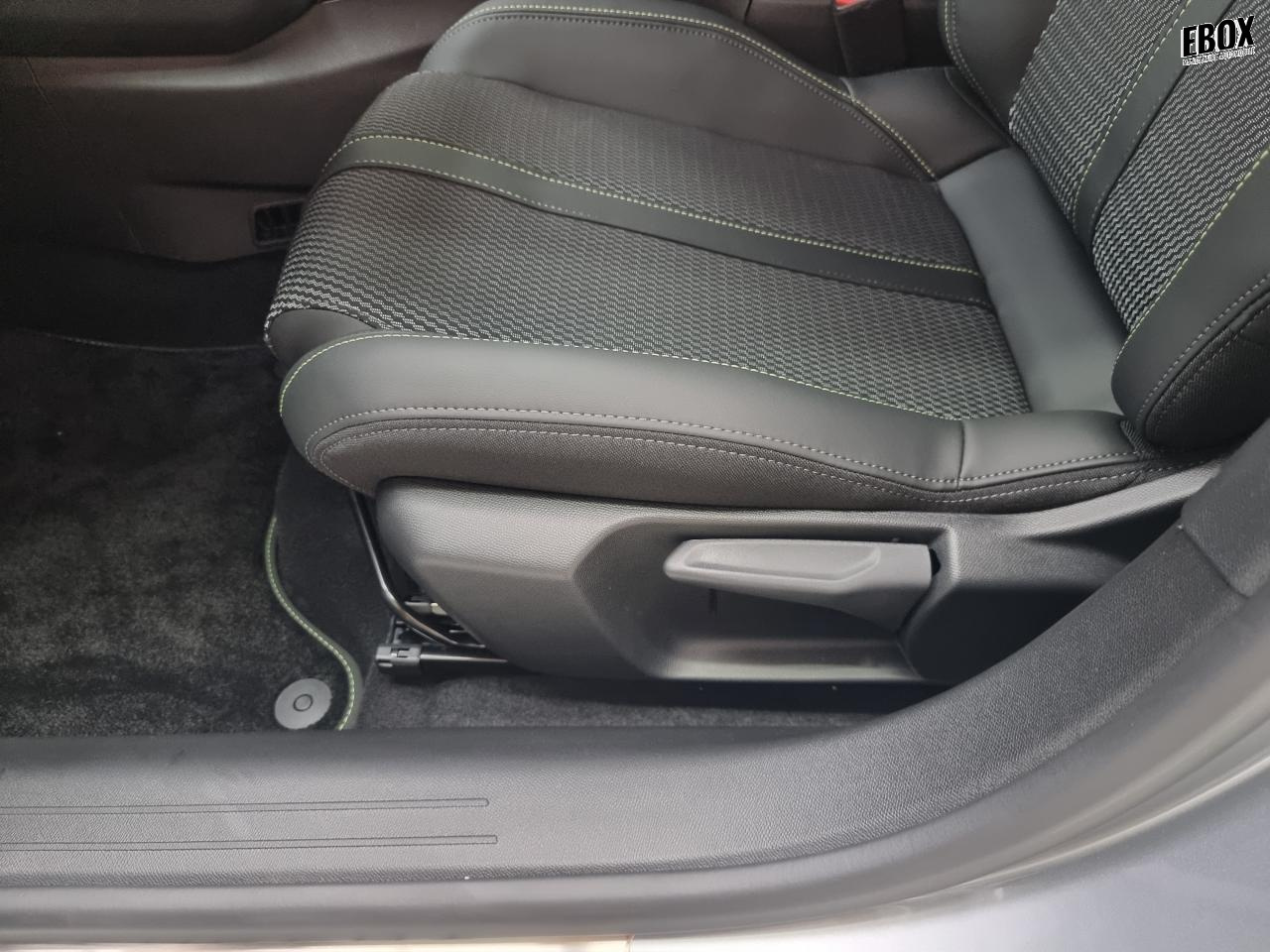 0679-0003378_p68 - PEUGEOT - 208 - 2025 - photo 14