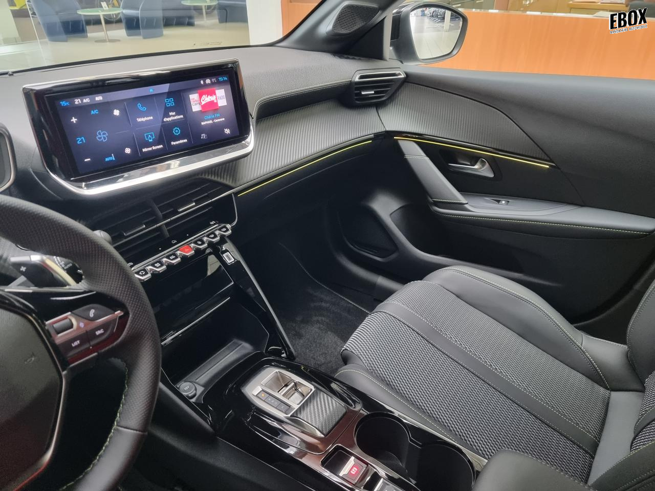 0679-0003378_p68 - PEUGEOT - 208 - 2025 - photo 4