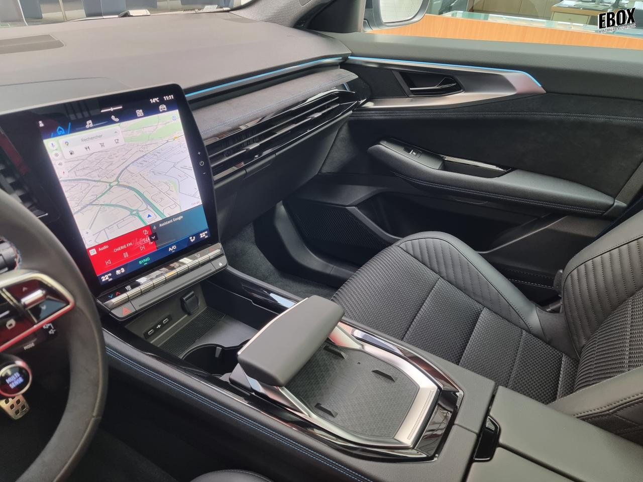 0679-0003460_p68 - RENAULT - ESPACE - 2025 - photo 3