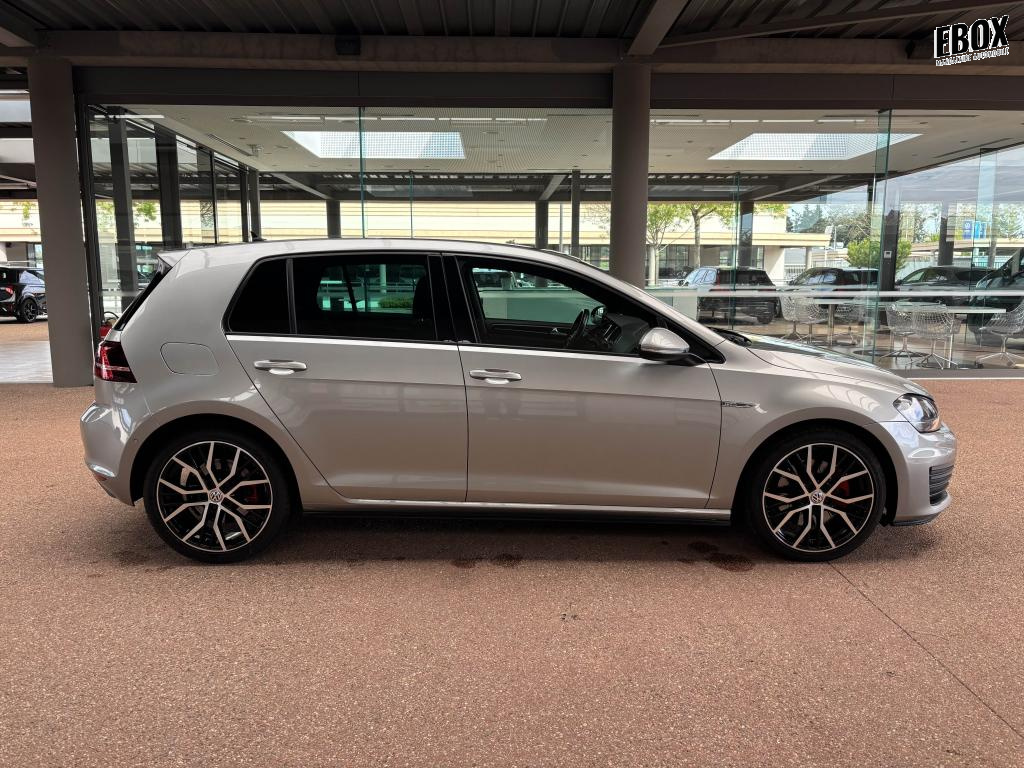 0679-0003483_p68 - VOLKSWAGEN - GOLF - 2015 - photo 6