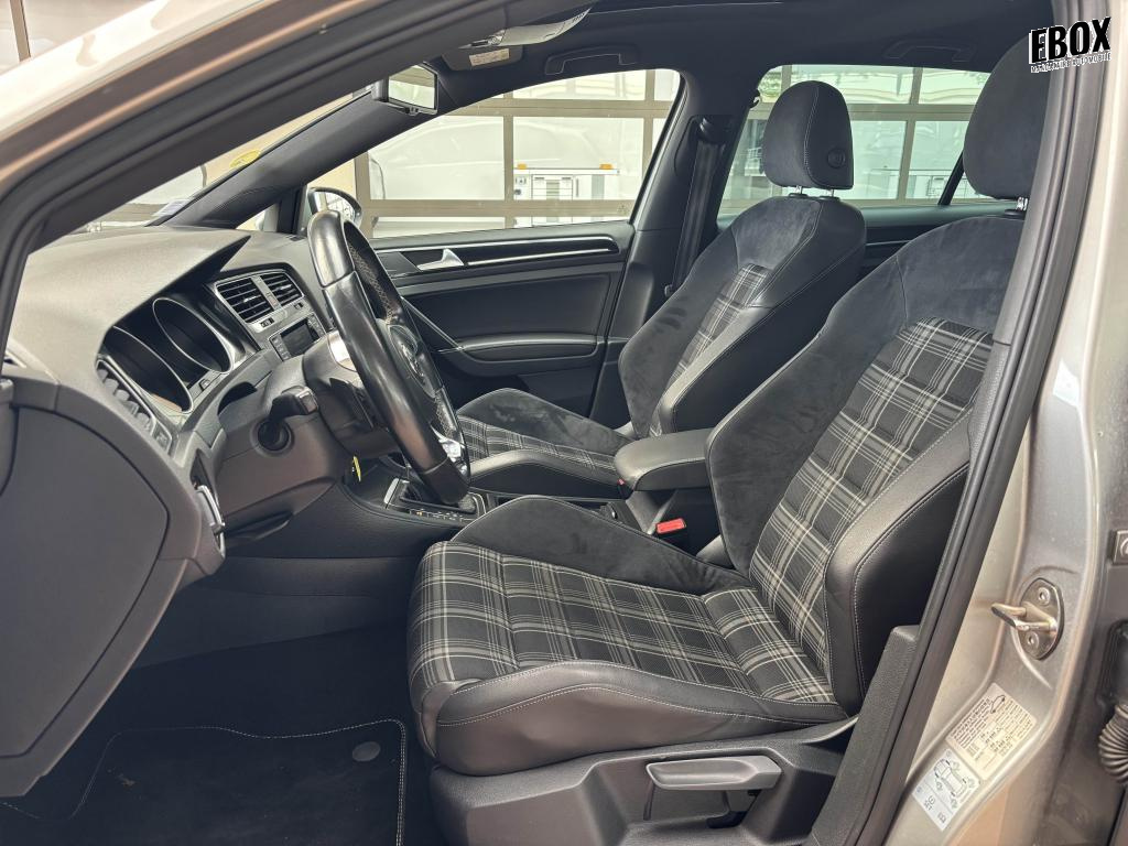 0679-0003483_p68 - VOLKSWAGEN - GOLF - 2015 - photo 15