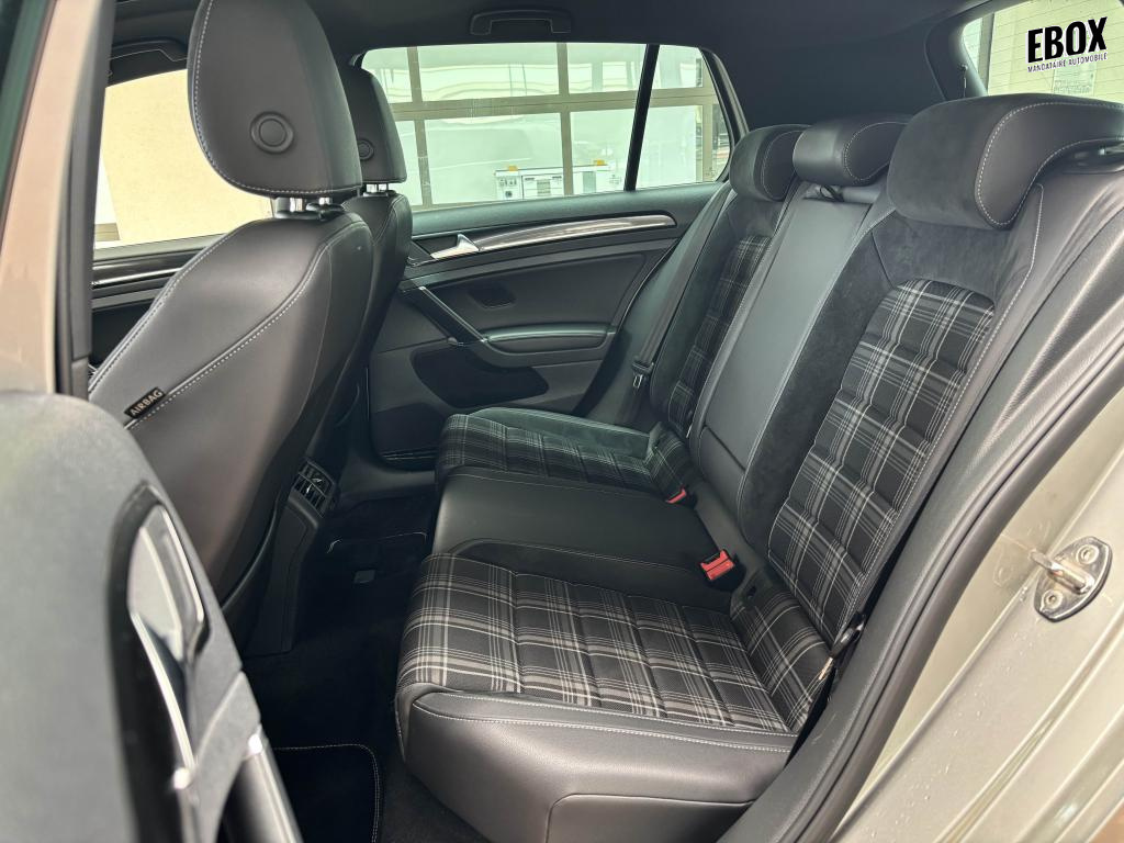 0679-0003483_p68 - VOLKSWAGEN - GOLF - 2015 - photo 16