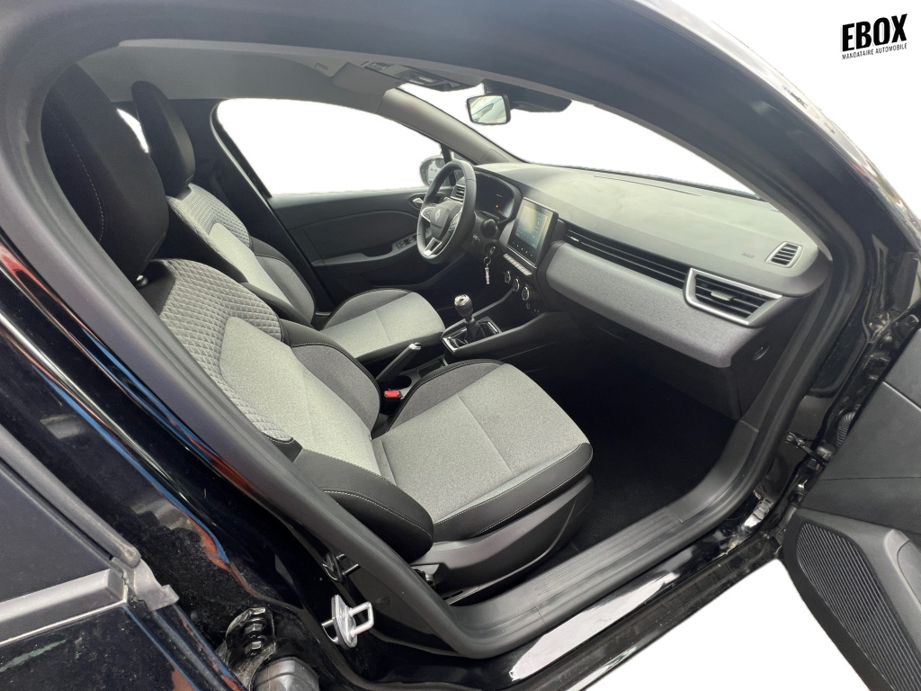 72507_p51 - RENAULT - CLIO - 2025 - photo 17