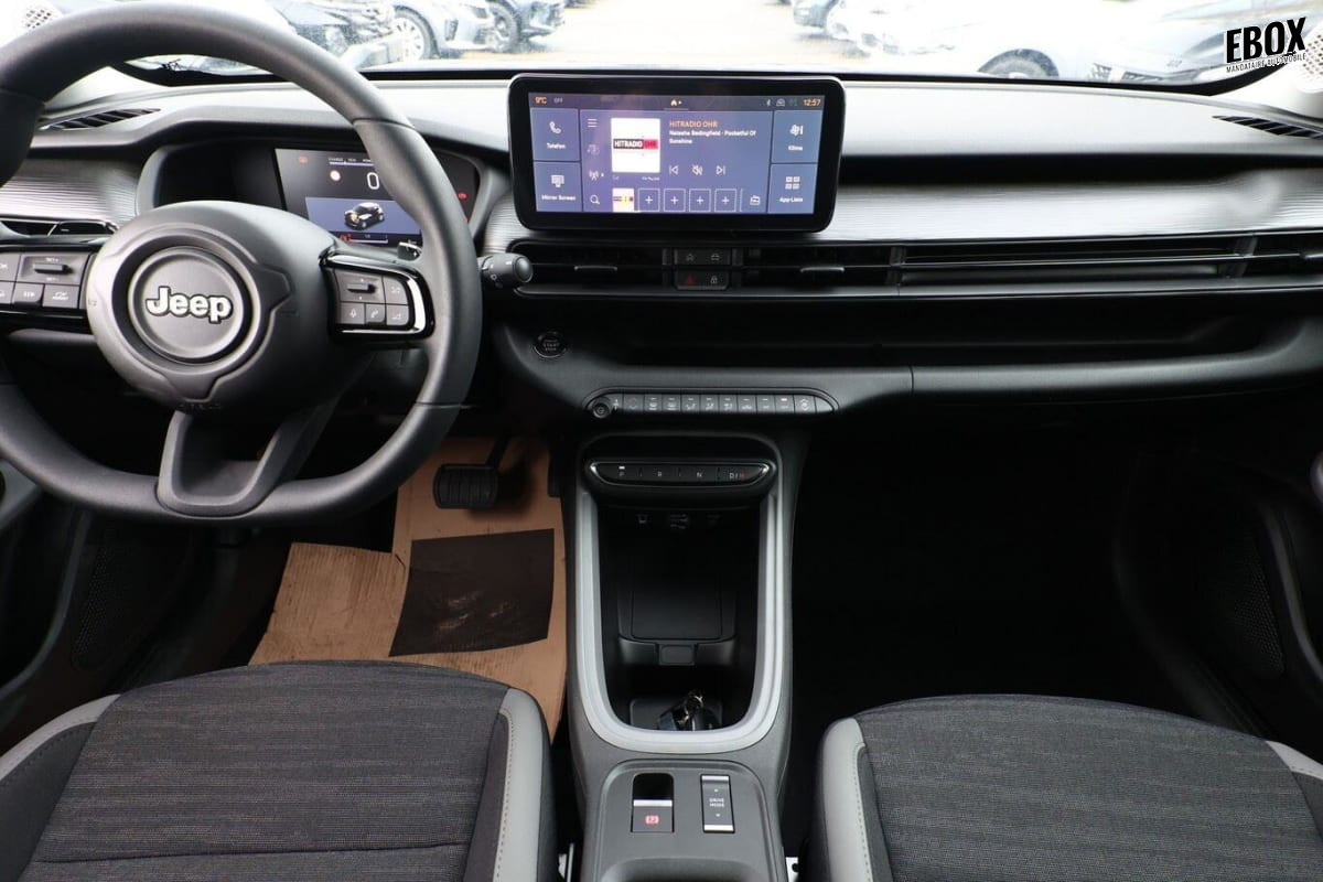 379425_p2 - JEEP - AVENGER - 2026 - photo 8