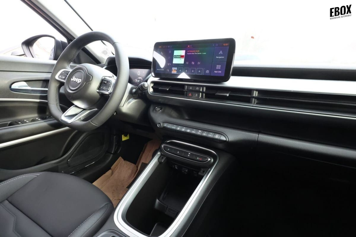 381780_p2 - JEEP - AVENGER - 2026 - photo 8