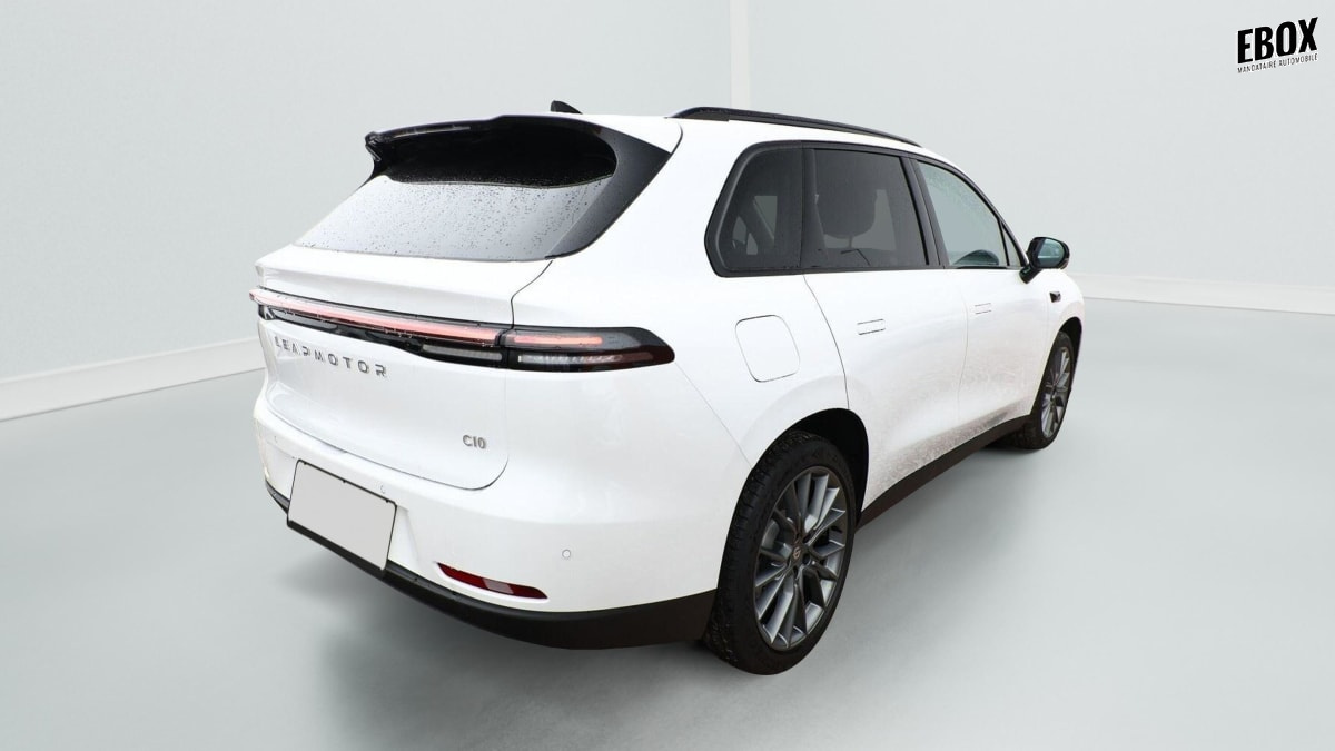 383800_p2 - LEAPMOTOR - C10 - 2026 - photo 3