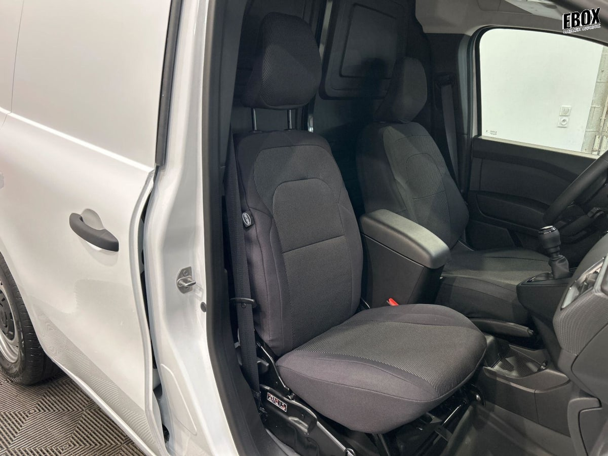 384696_p2 - RENAULT - KANGOO - 2025 - photo 8