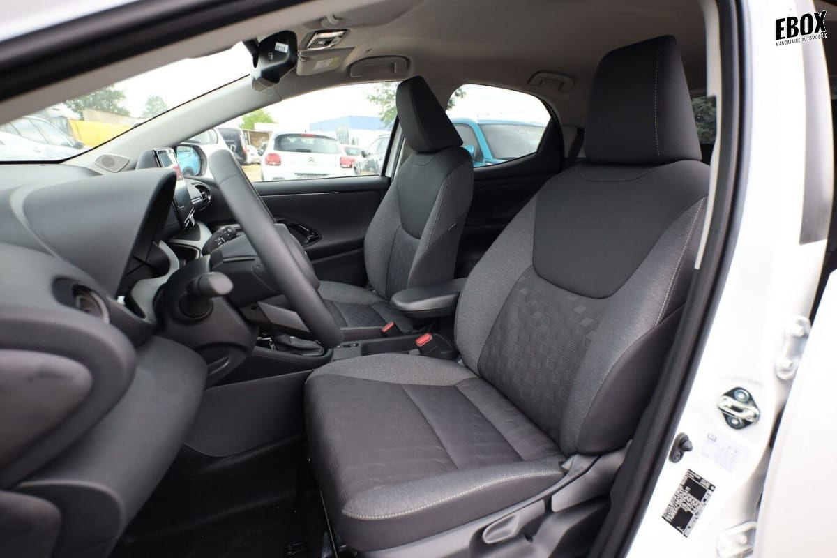 385933_p2 - TOYOTA - YARIS - 2026 - photo 6