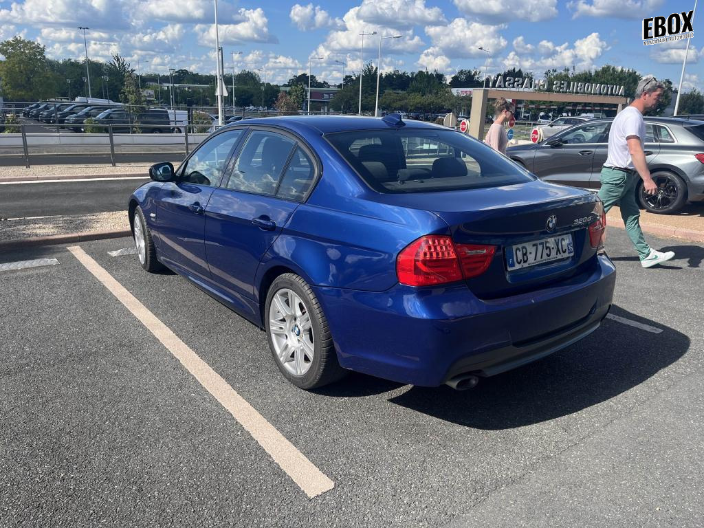 0679-0003536_p68 - BMW - SERIE 3 - 2012 - photo 2