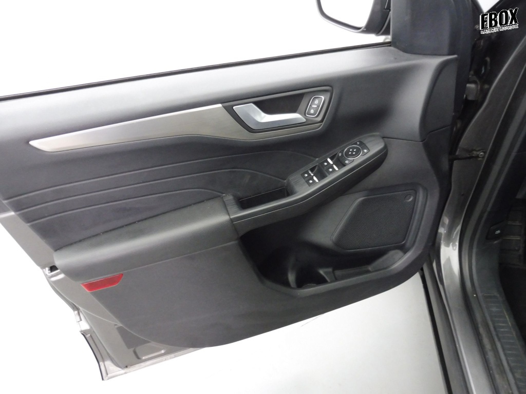 73058_p51 - FORD - KUGA - 2022 - photo 18