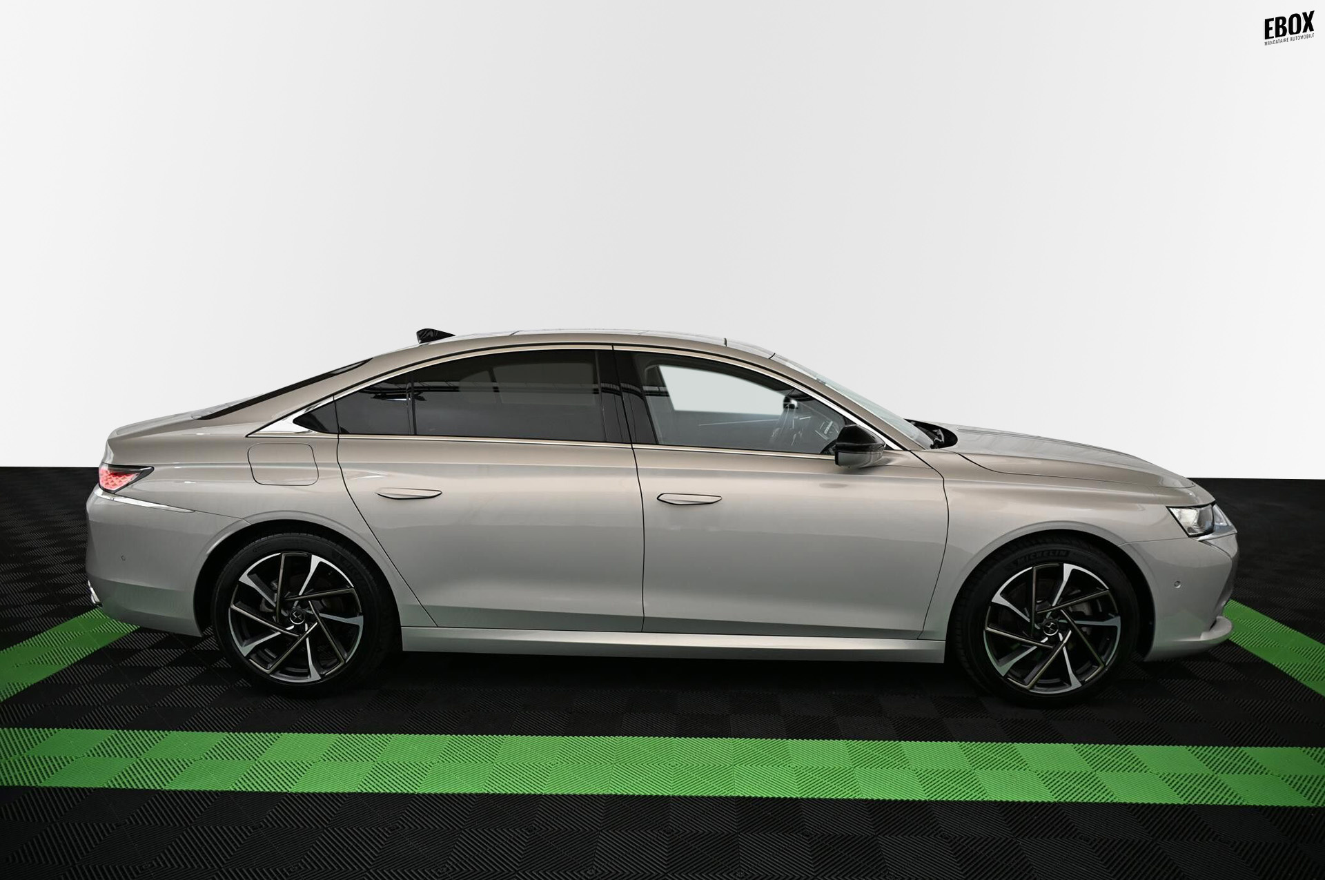 18293_p35 - DS AUTOMOBILES - DS9 - 2023 - photo 7