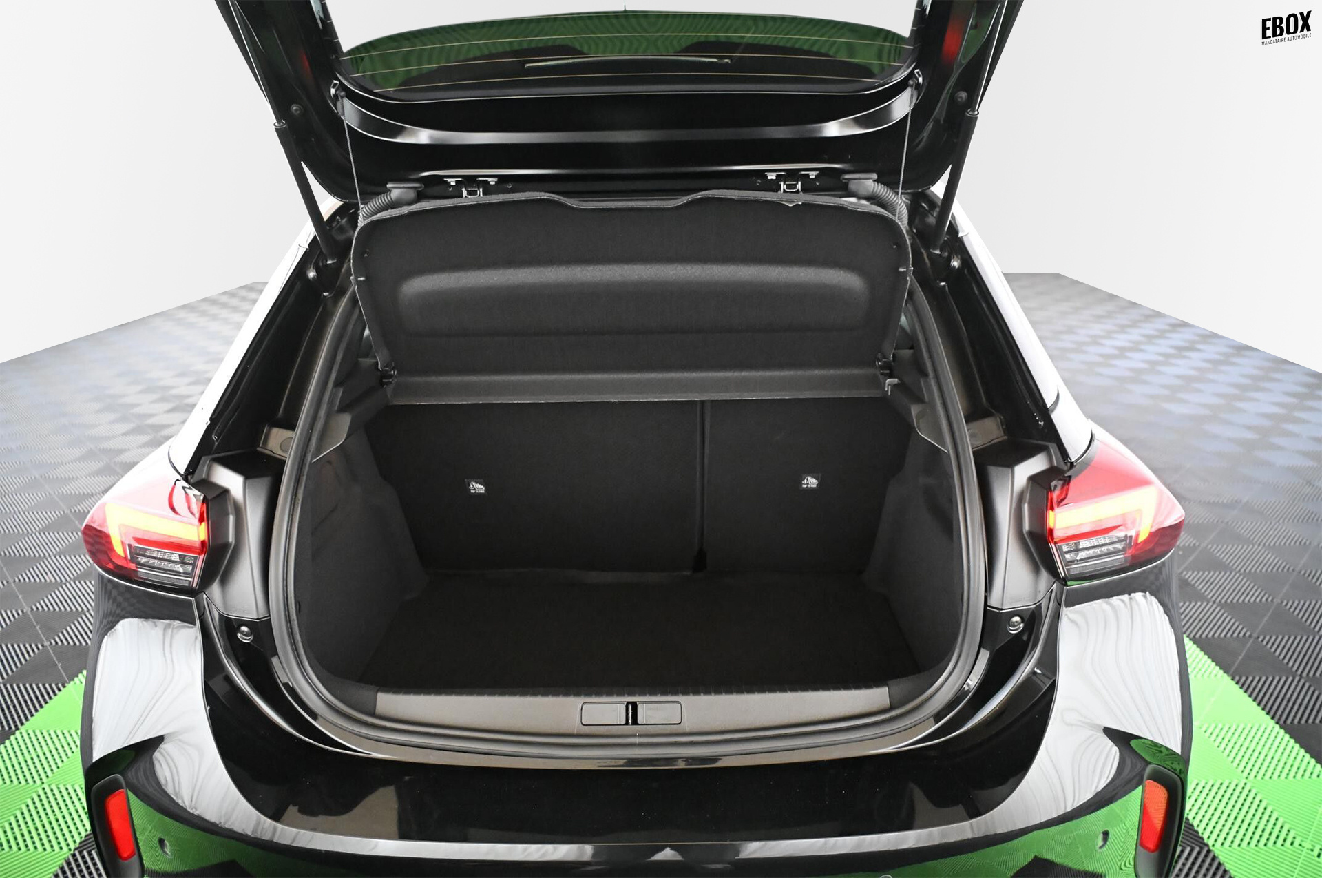19217_p35 - OPEL - CORSA - 2023 - photo 38