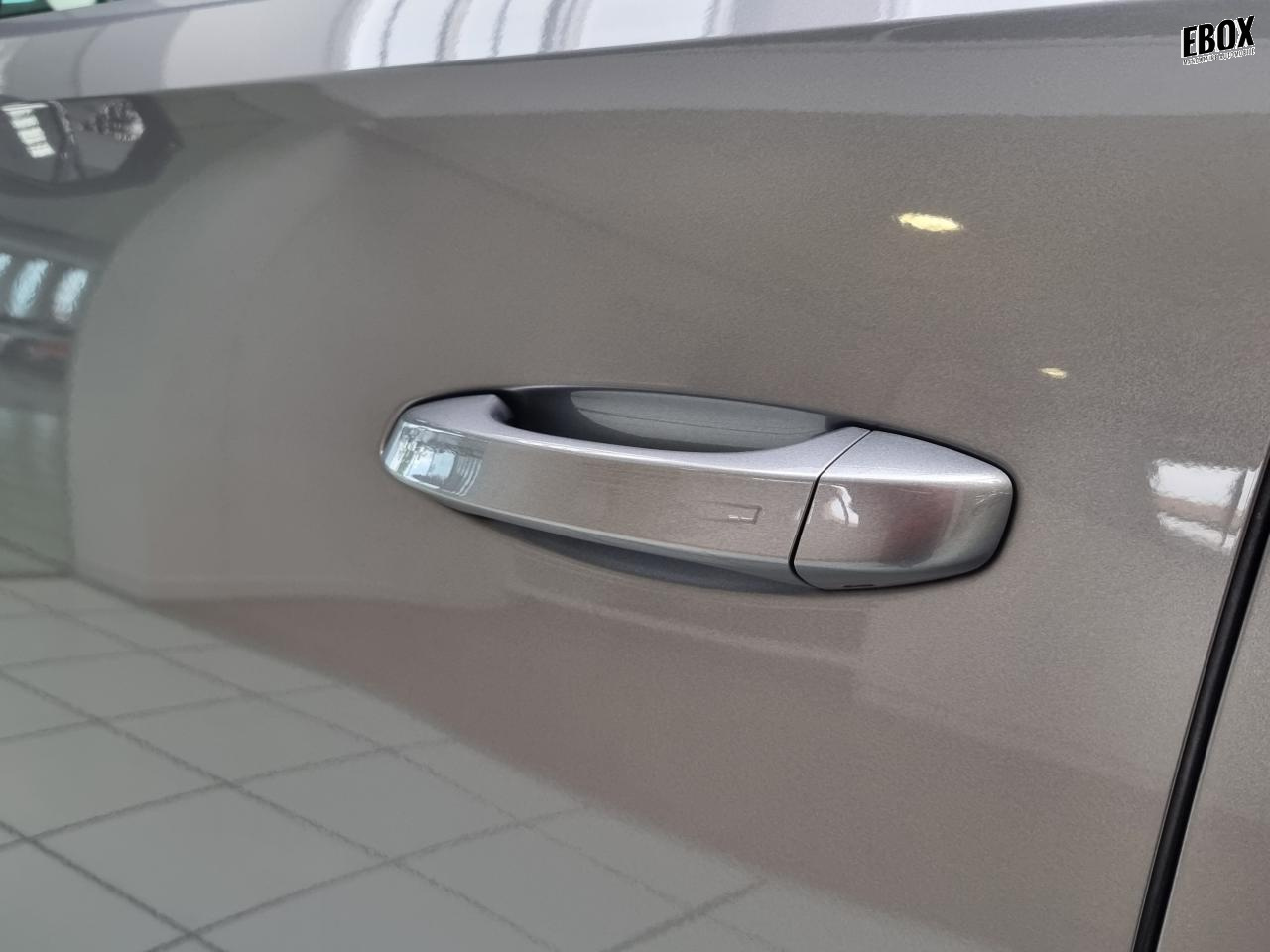 0679-0003278_p68 - PEUGEOT - 5008 - 2025 - photo 24