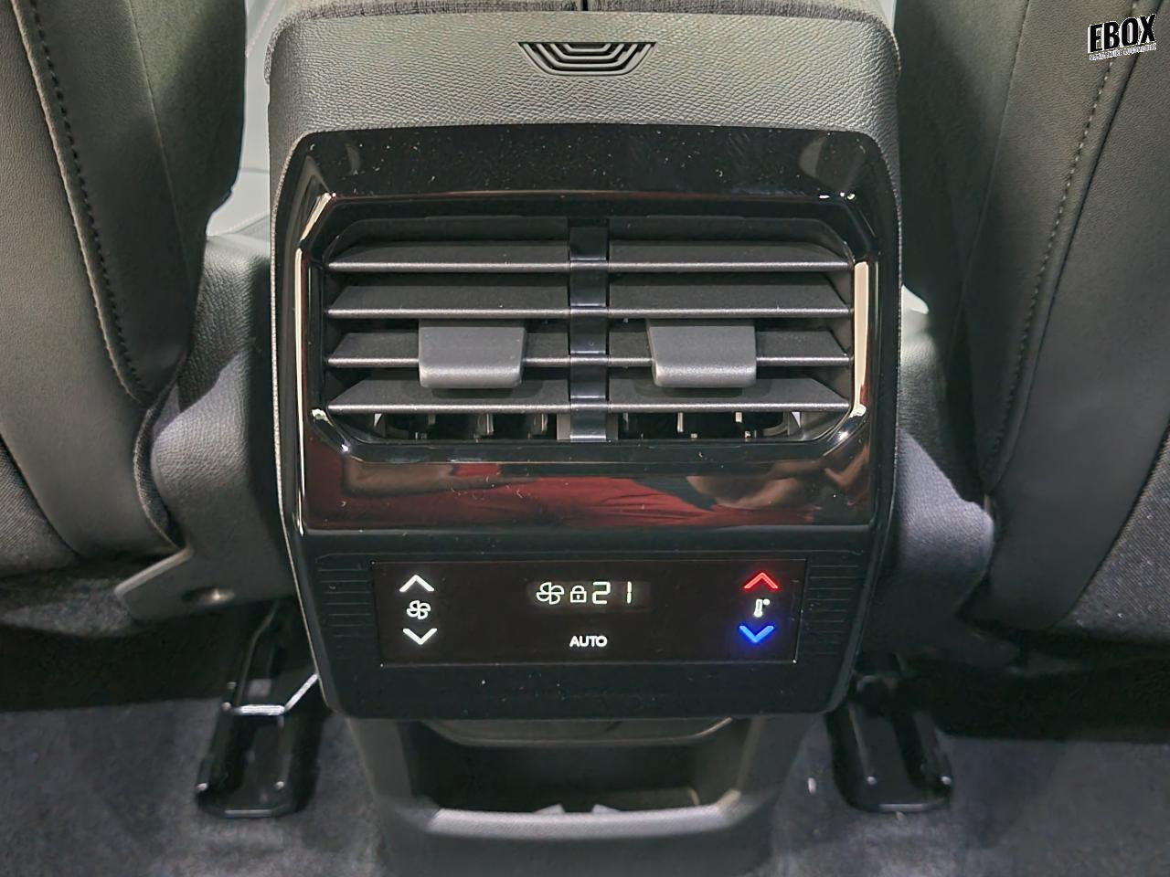 0679-0003278_p68 - PEUGEOT - 5008 - 2025 - photo 23