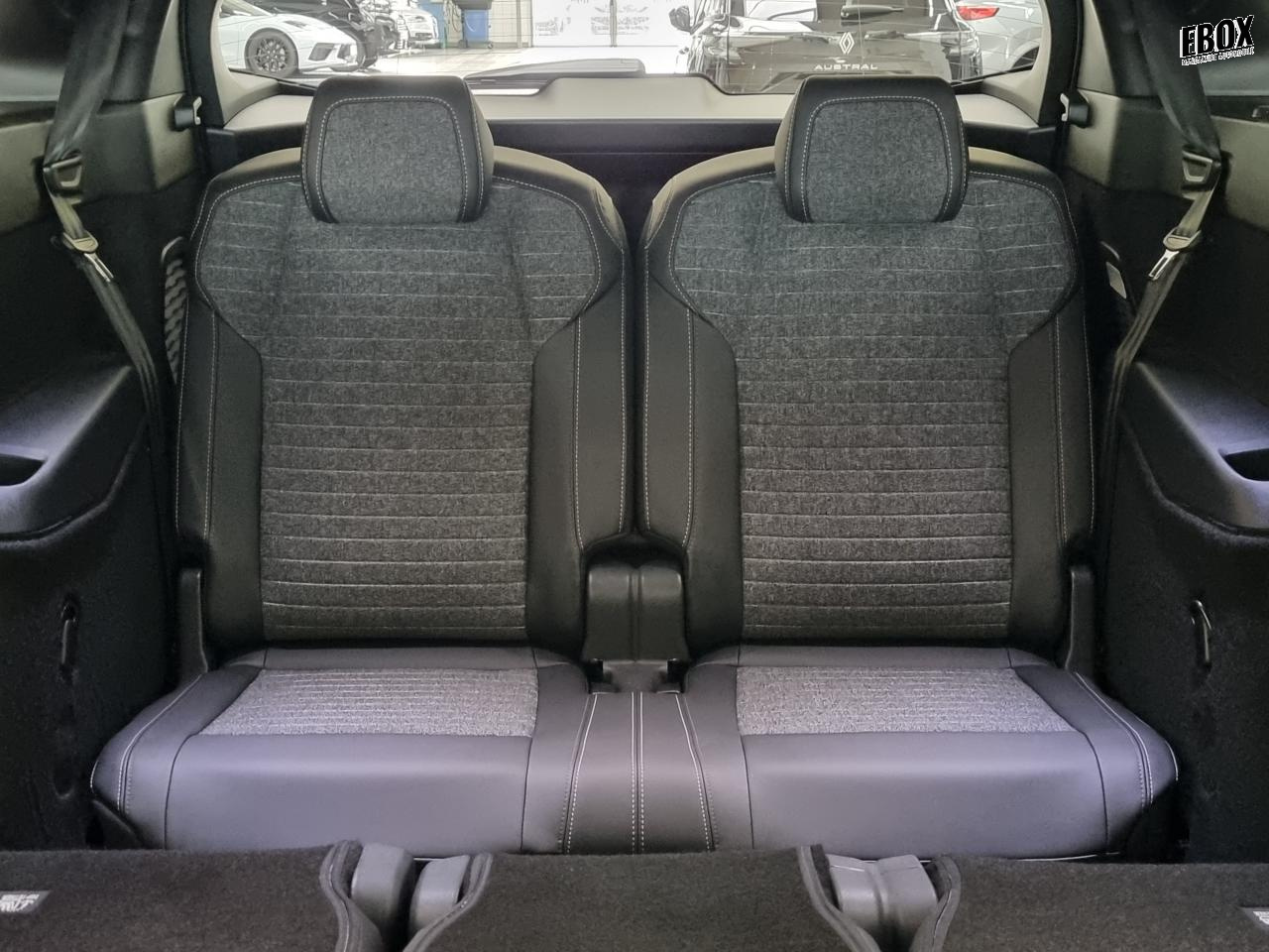0679-0003278_p68 - PEUGEOT - 5008 - 2025 - photo 13
