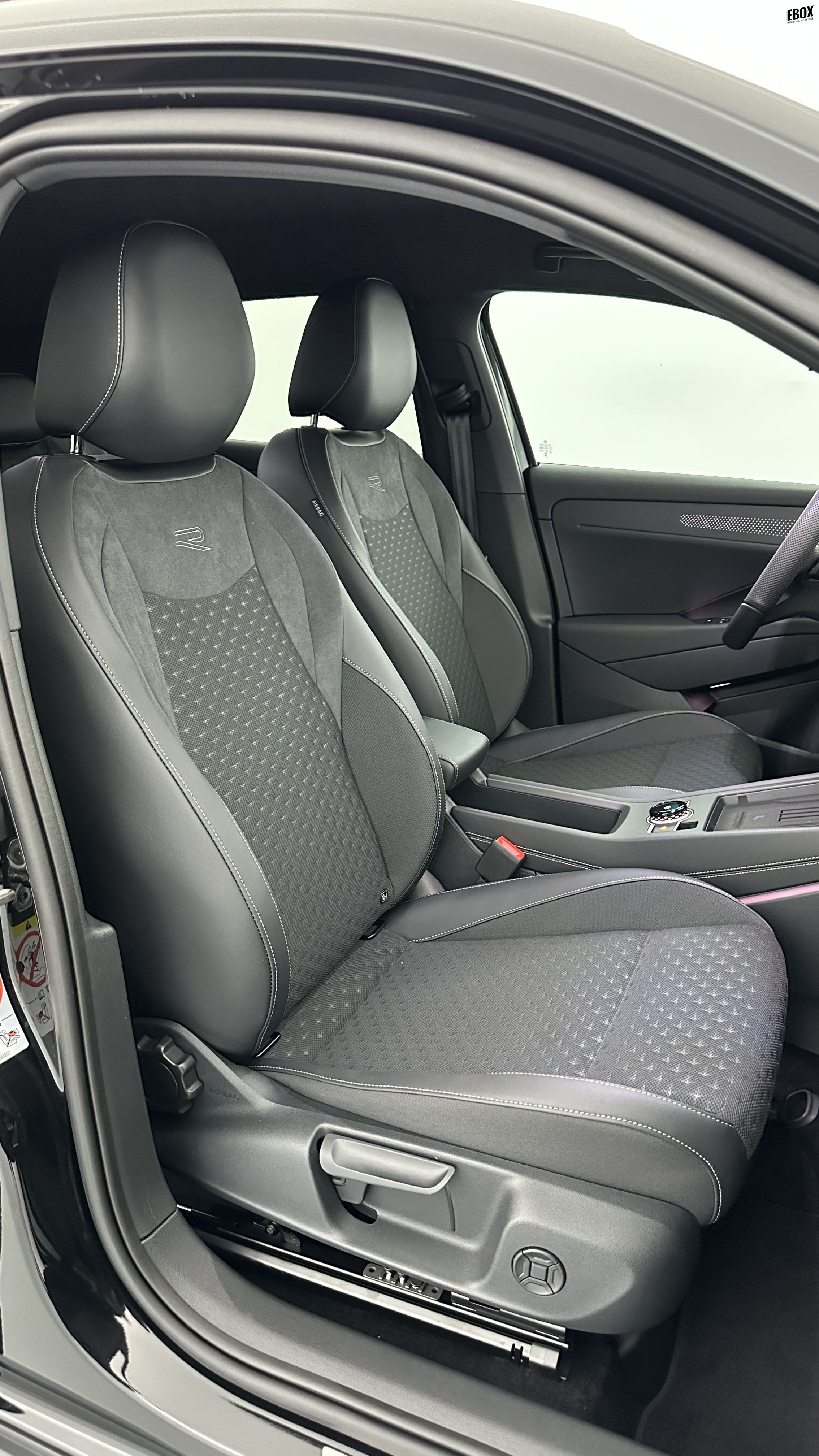 GLI00010012_p53 - VOLKSWAGEN - T ROC - 2026 - photo 17