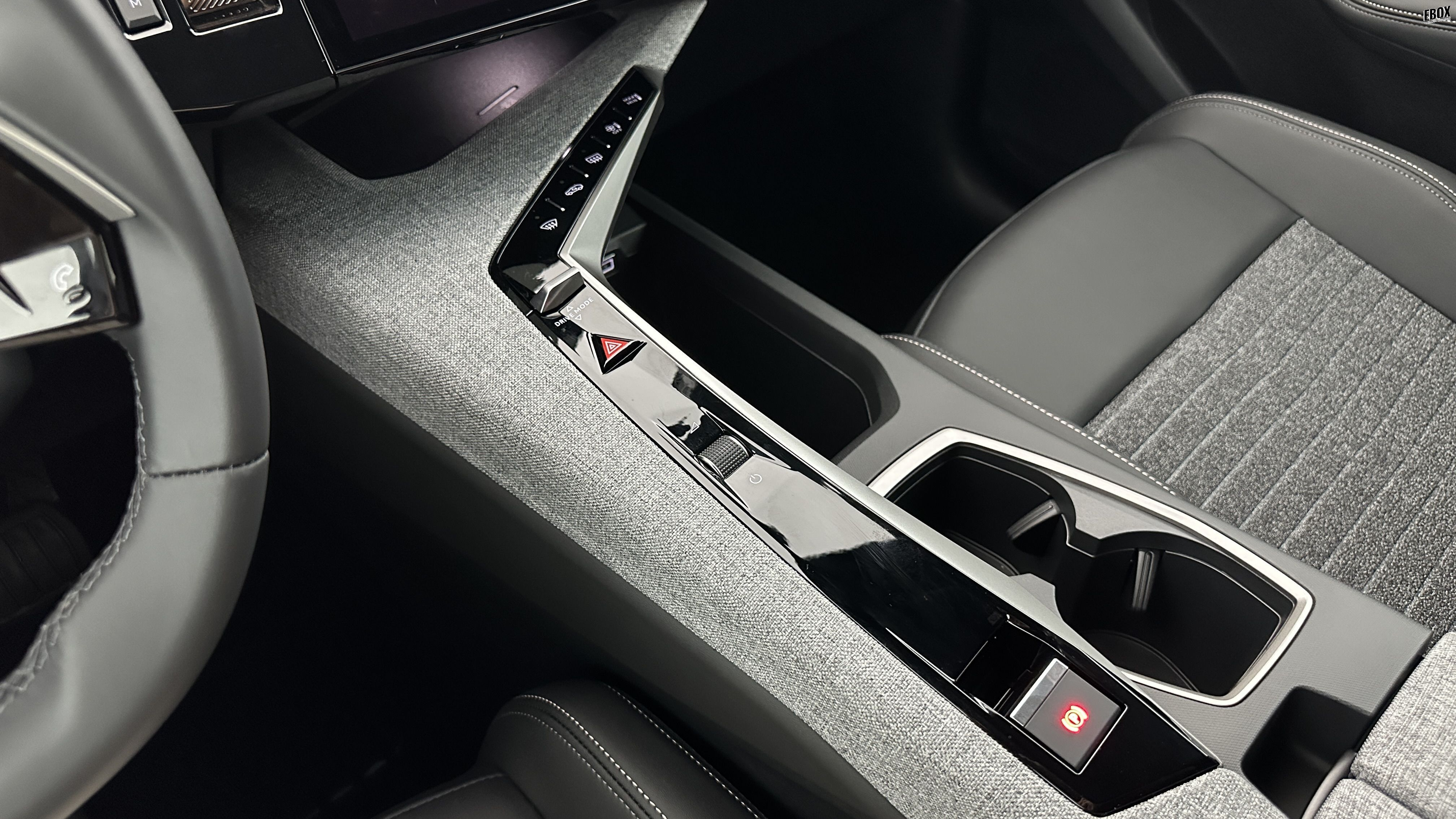 GLI00036201_p53 - PEUGEOT - 5008 - 2025 - photo 18