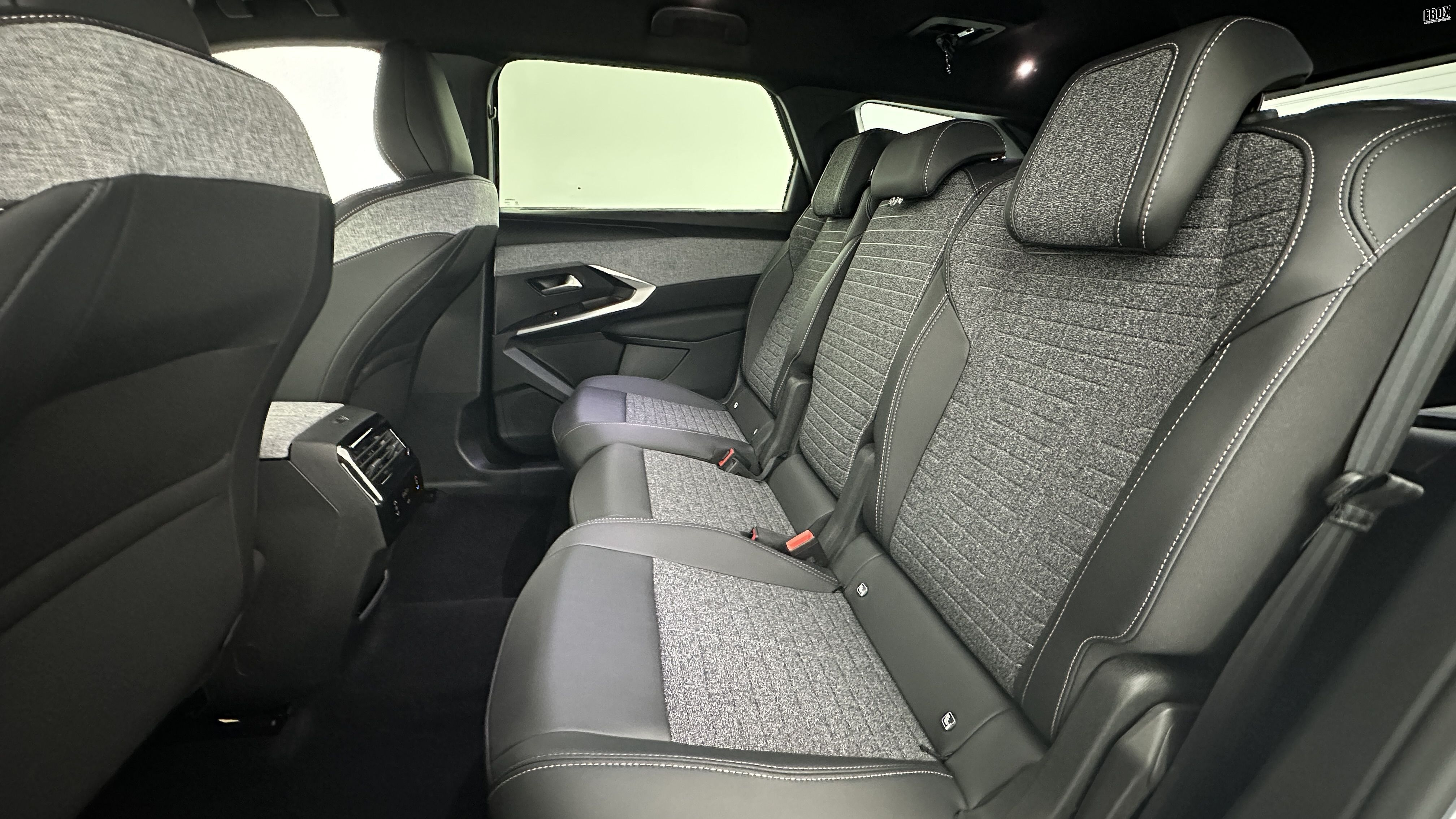 GLI00036207_p53 - PEUGEOT - 5008 - 2025 - photo 9