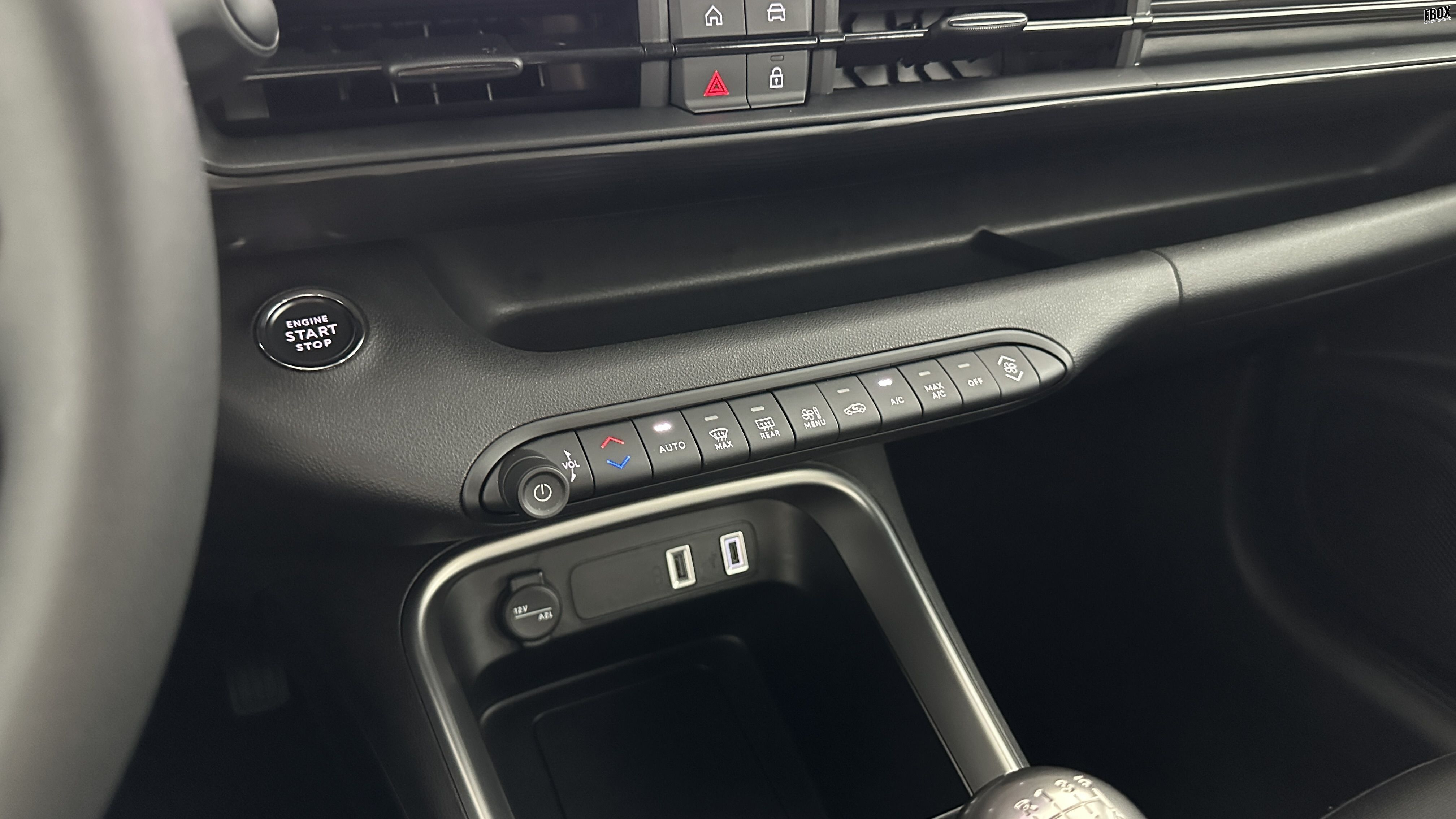 GLI00035629_p53 - JEEP - AVENGER - 2025 - photo 22