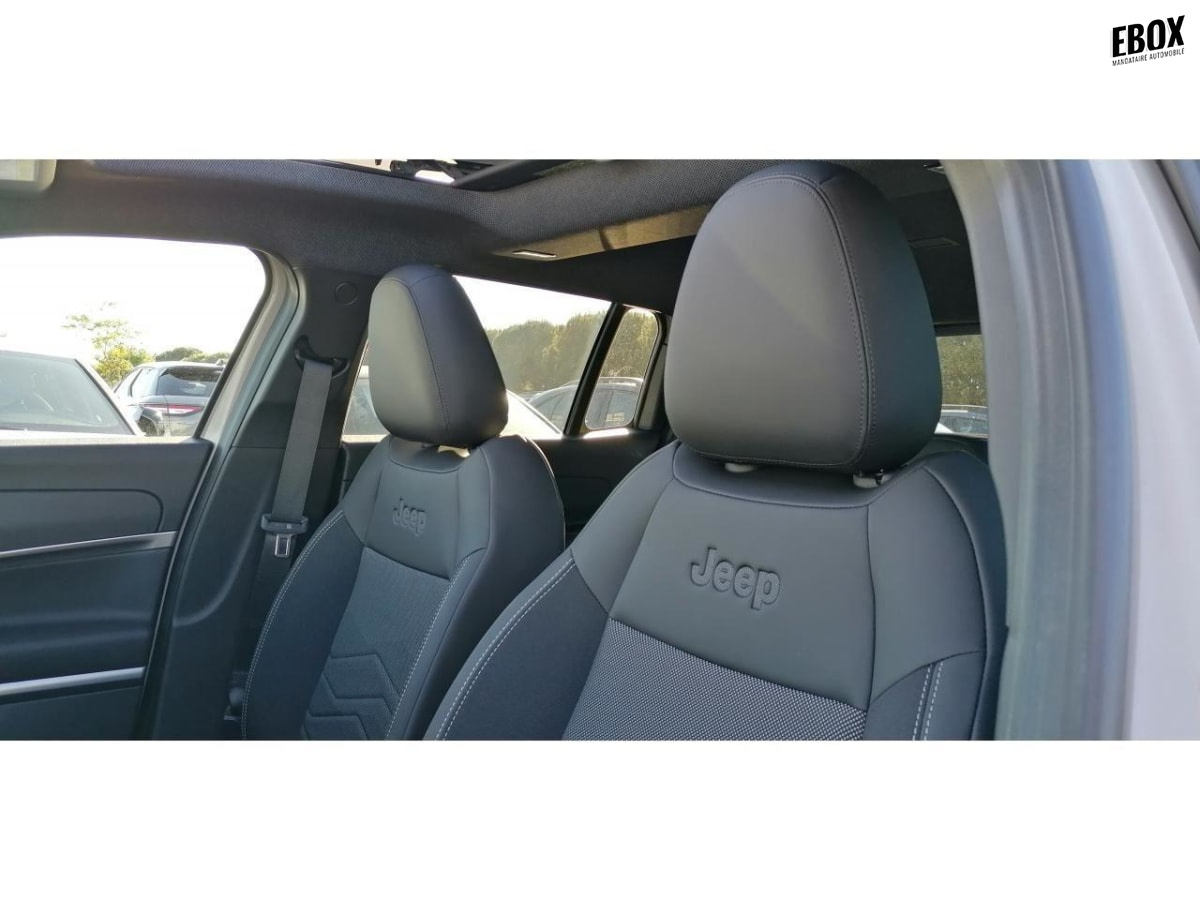 390617_p2 - JEEP - AVENGER - 2026 - photo 6