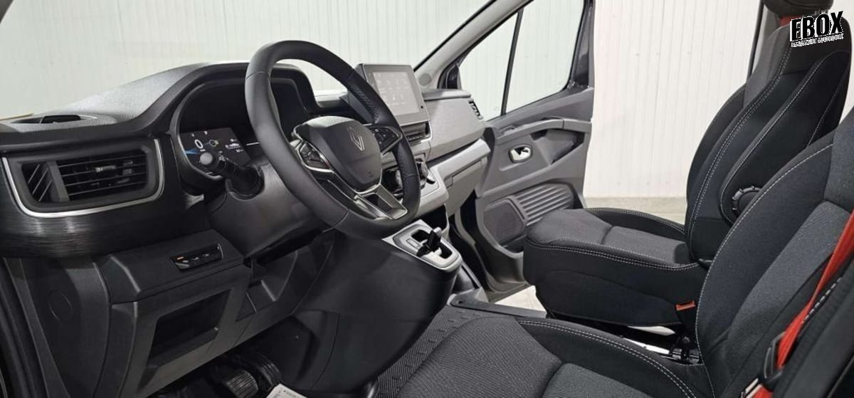 391751_p2 - RENAULT - TRAFIC - 2026 - photo 8