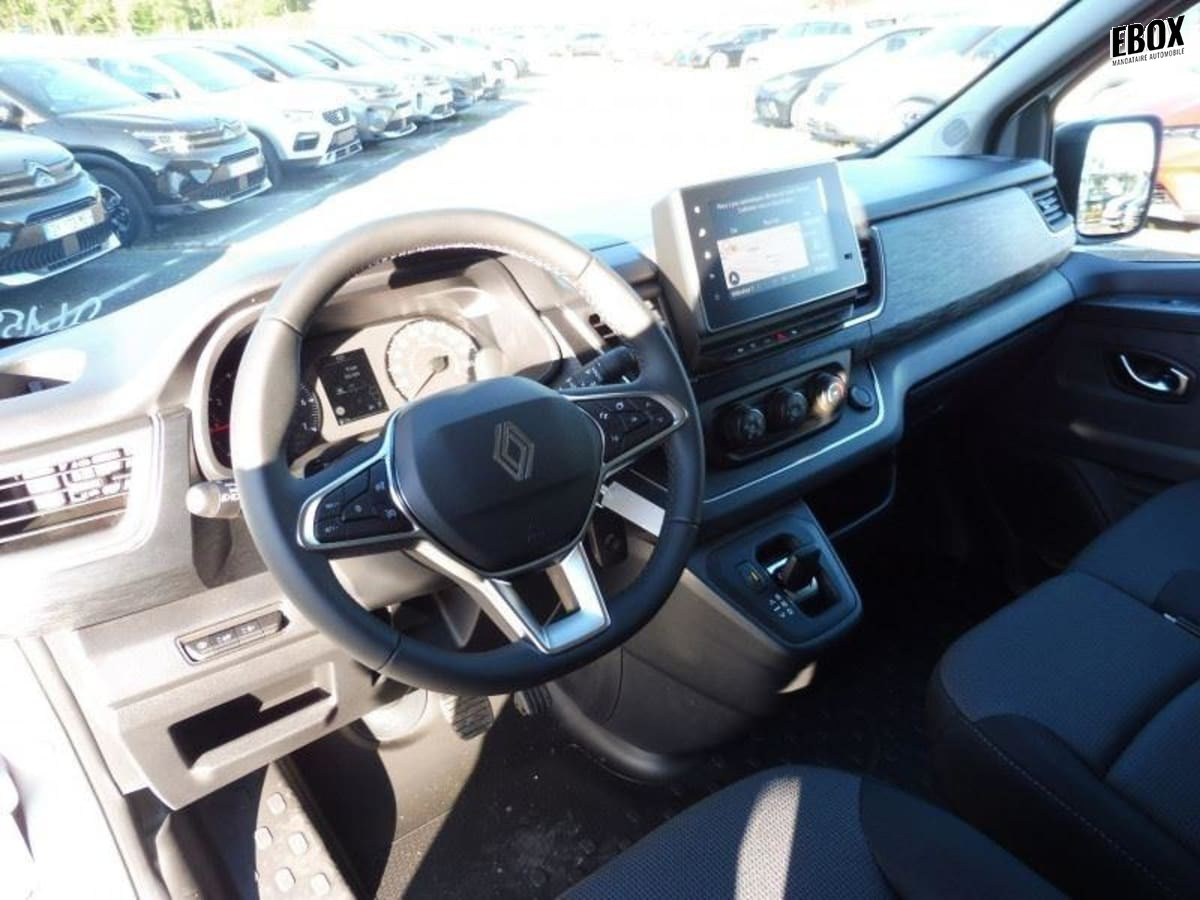 388051_p2 - RENAULT - TRAFIC - 2025 - photo 4
