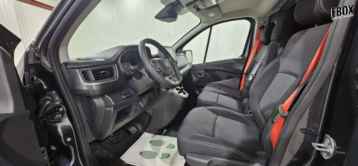 391691_p2 - RENAULT - TRAFIC - 2026 - photo 8