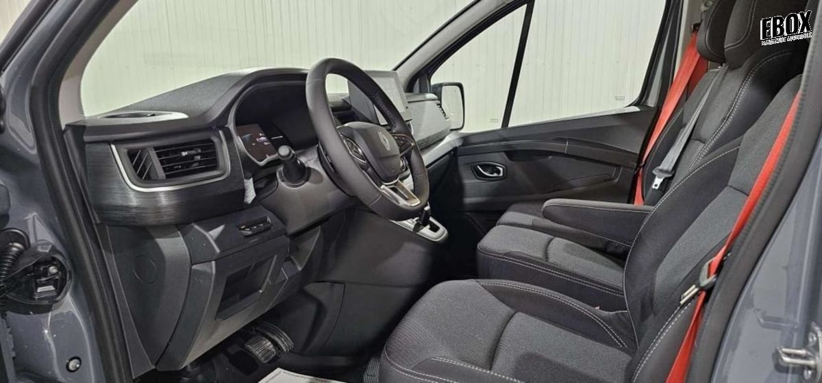 391856_p2 - RENAULT - TRAFIC - 2026 - photo 9