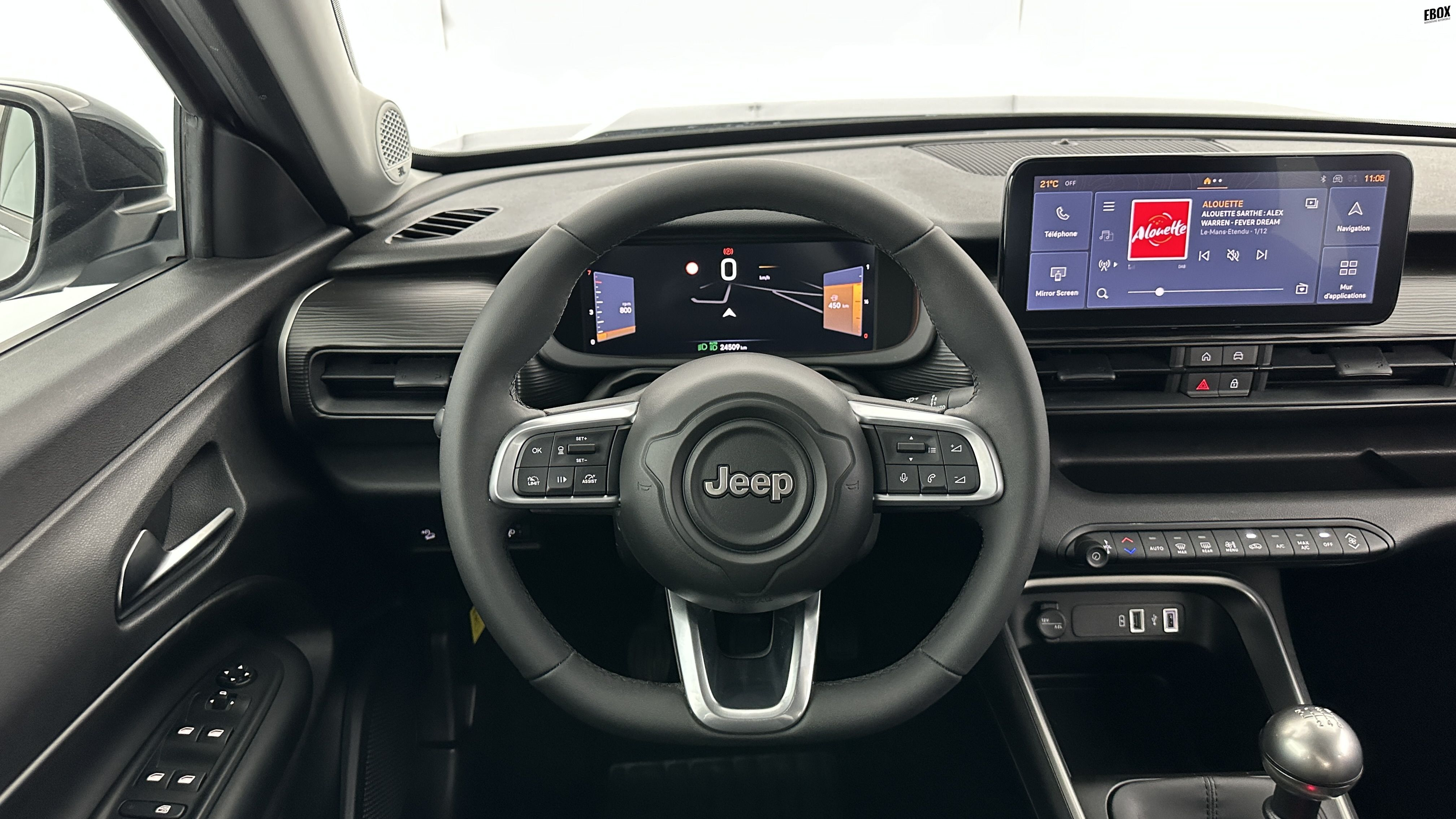 GLI00035658_p53 - JEEP - AVENGER - 2025 - photo 14