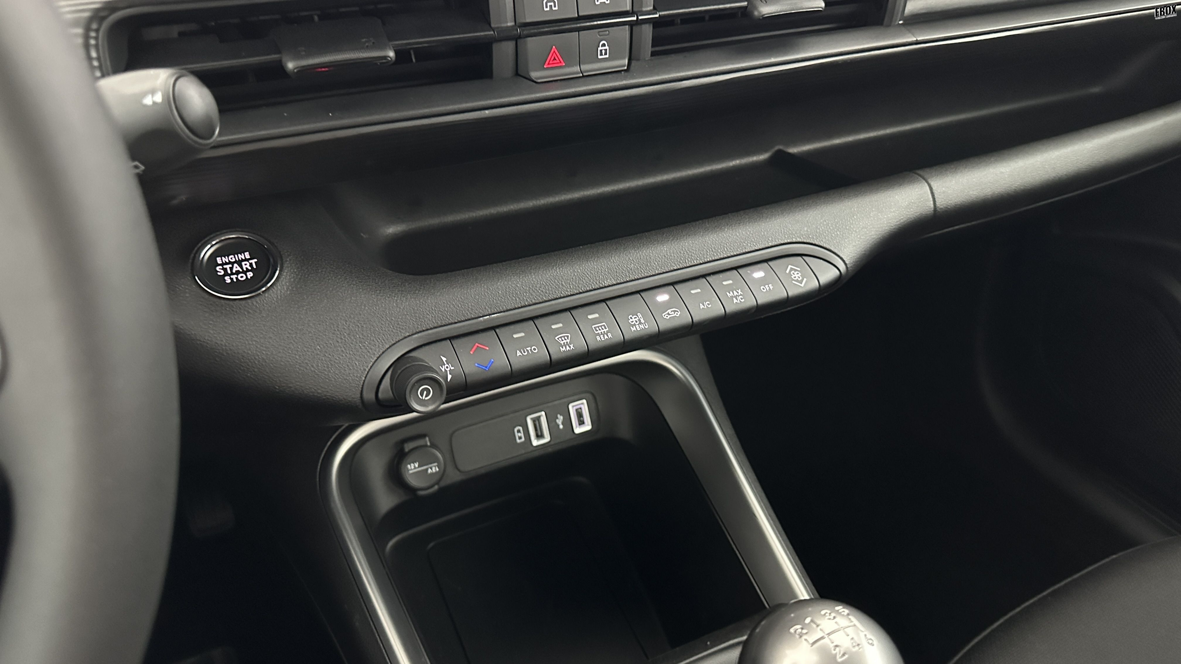 GLI00035658_p53 - JEEP - AVENGER - 2025 - photo 22