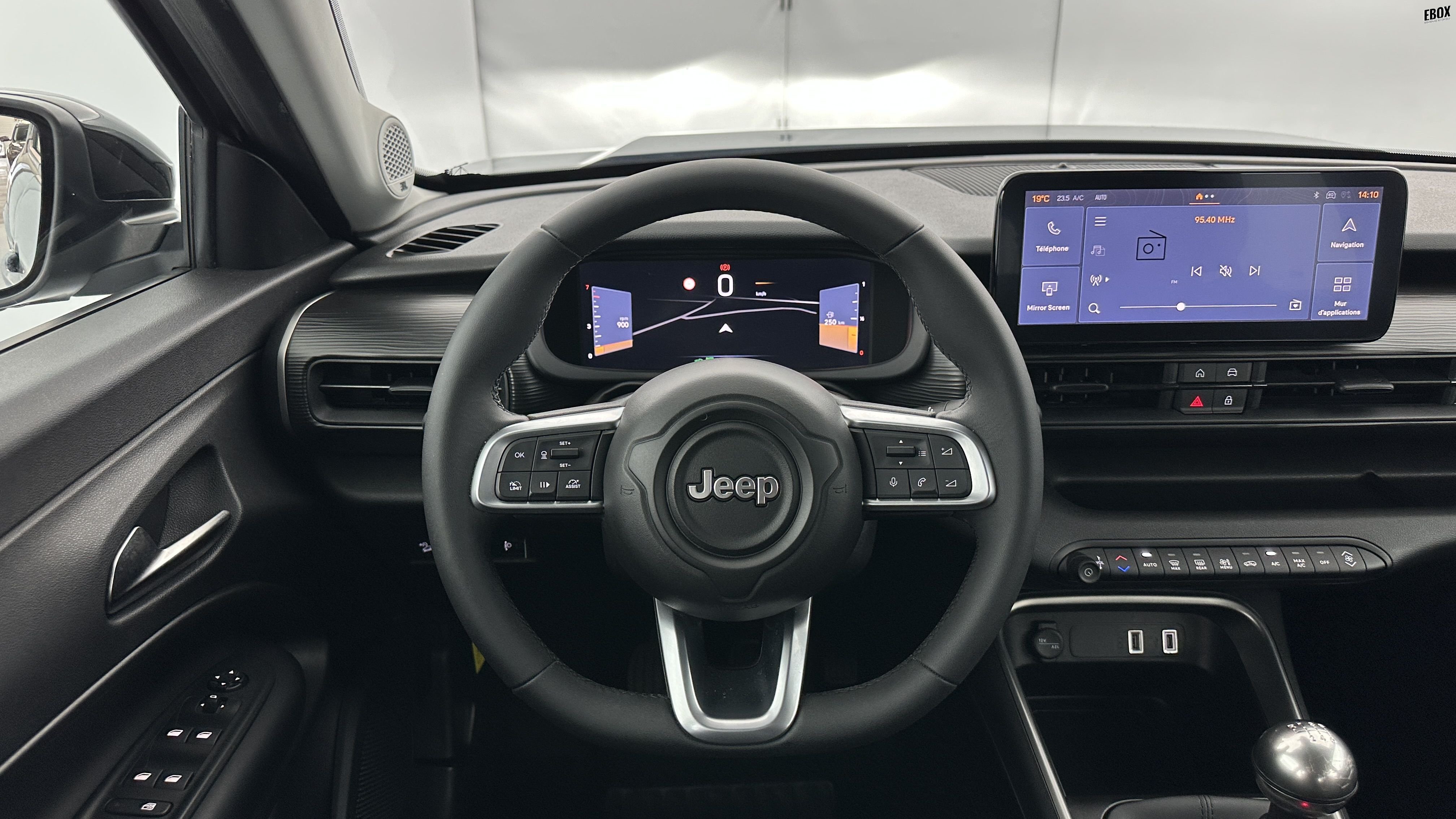 GLI00035659_p53 - JEEP - AVENGER - 2025 - photo 14