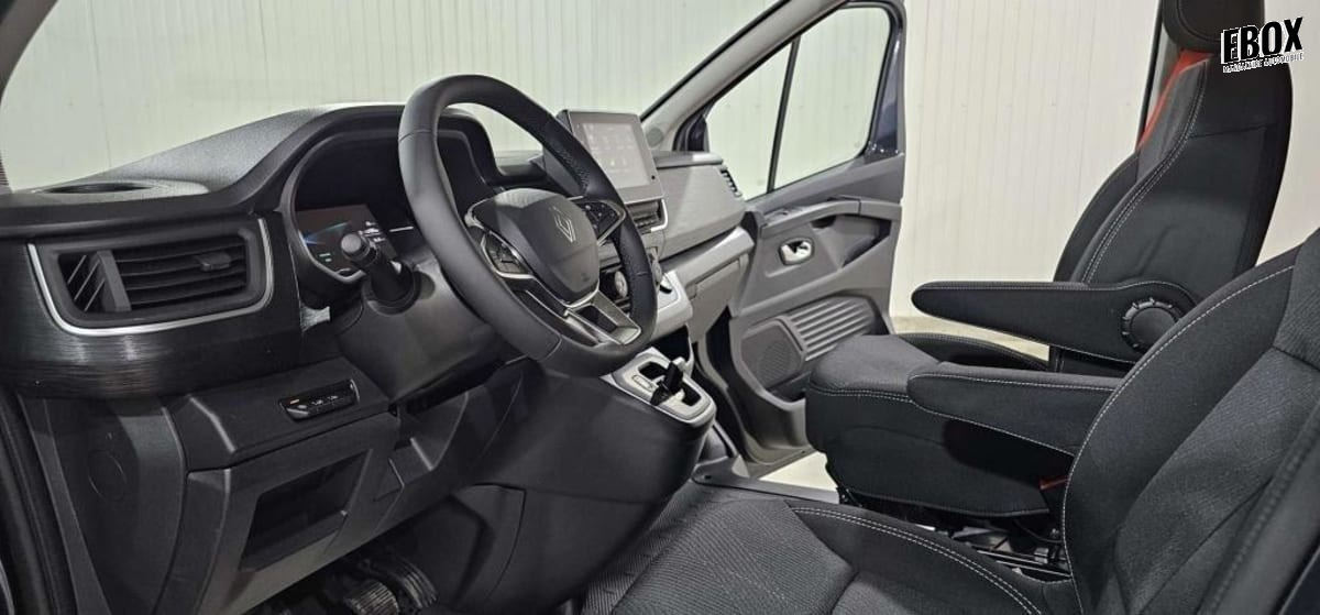 394772_p2 - RENAULT - TRAFIC - 2026 - photo 10