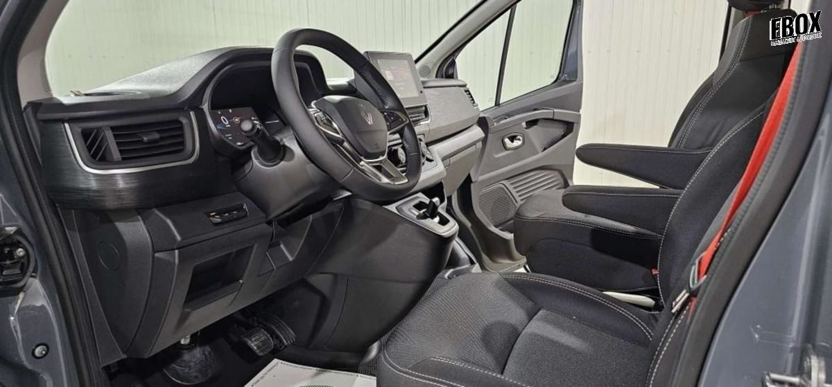 394767_p2 - RENAULT - TRAFIC - 2026 - photo 10