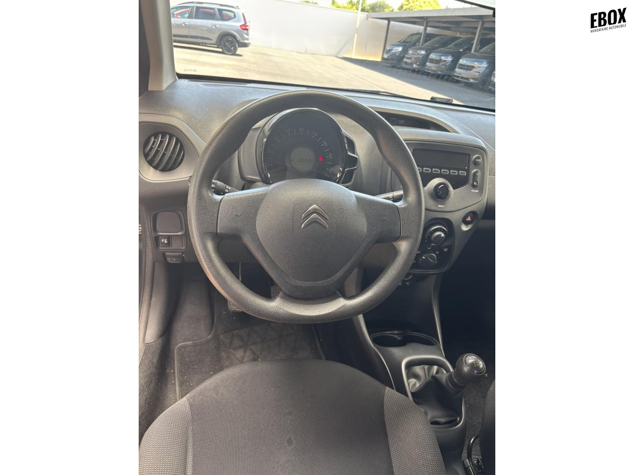 0679-0003609_p68 - CITROEN - C1 - 2016 - photo 11
