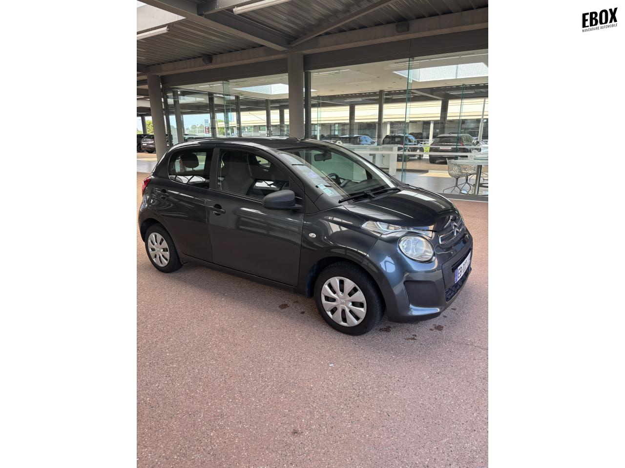 0679-0003609_p68 - CITROEN - C1 - 2016 - photo 3